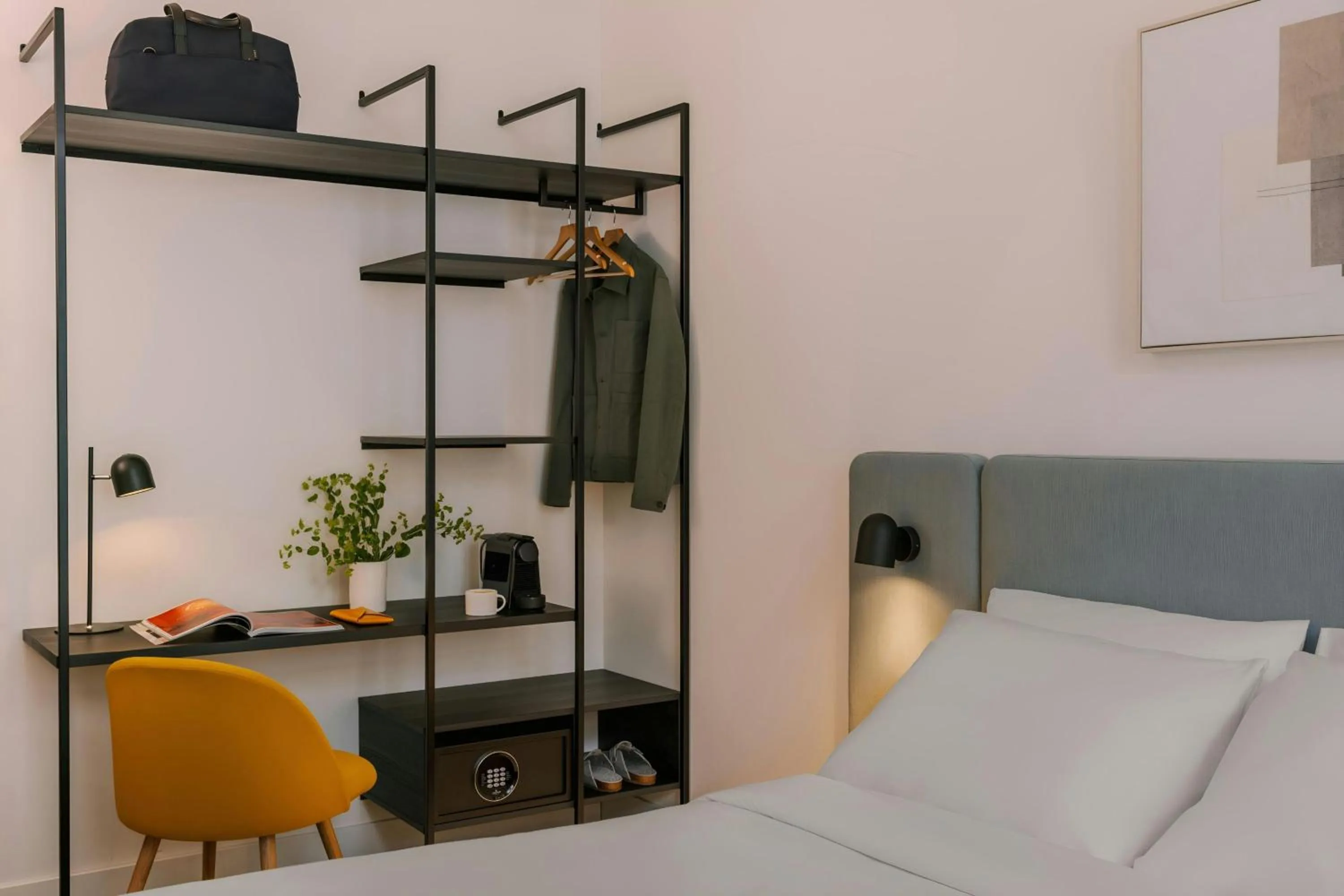 Bedroom, Bed in Hotel Rose Rotterdam