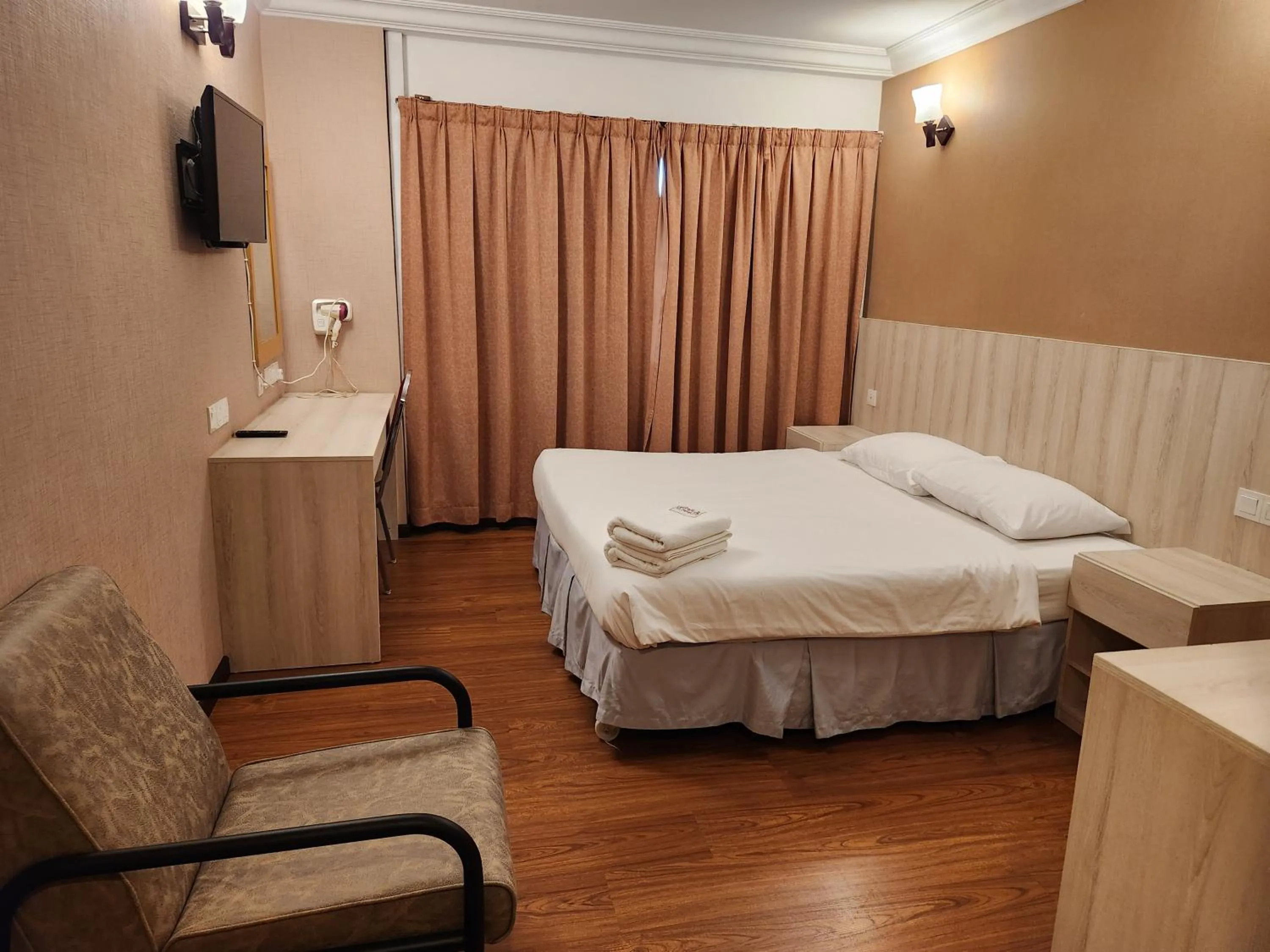 Bedroom, Bed in Fair Park Premier