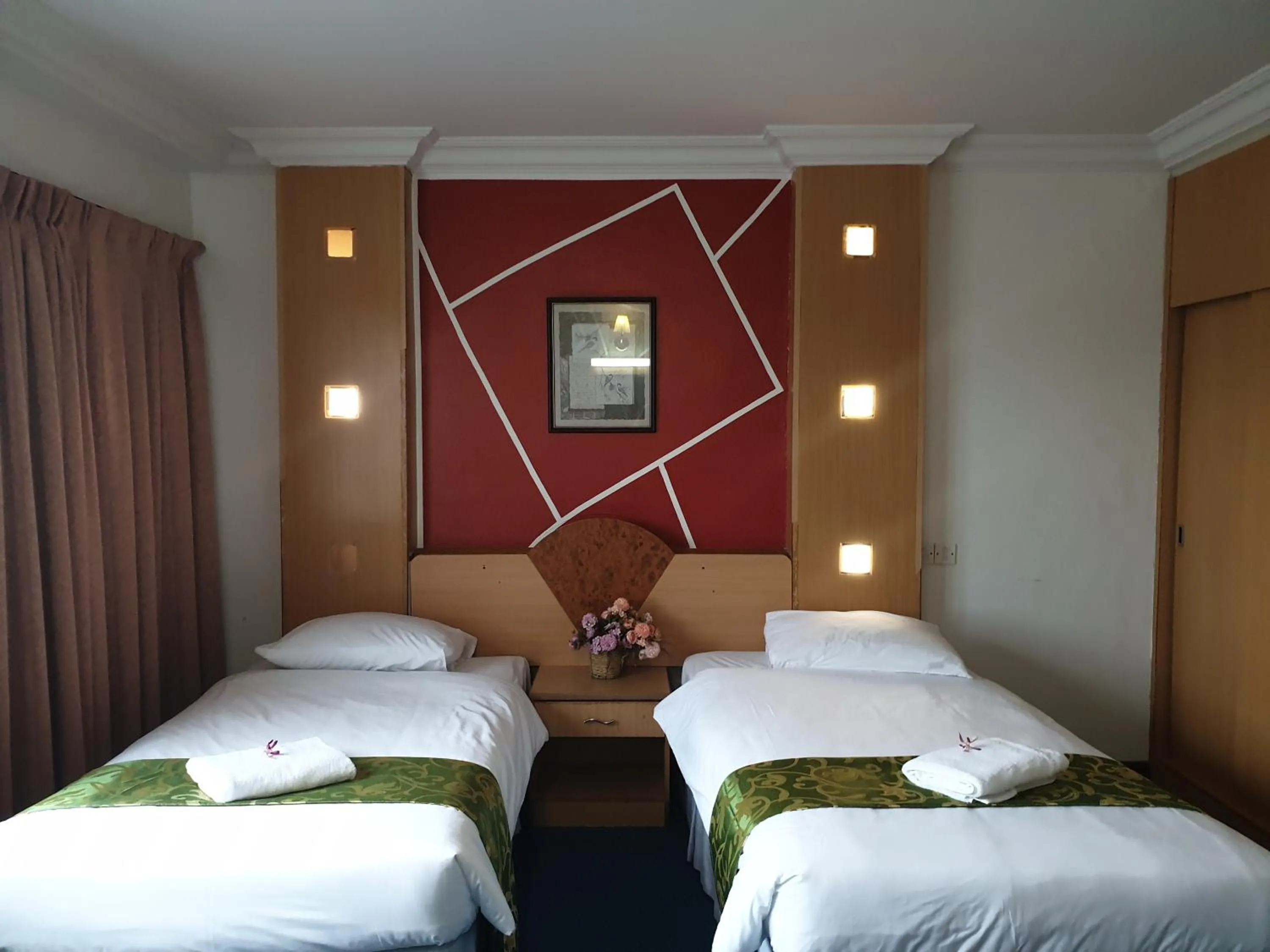 Bed in Fair Park Premier