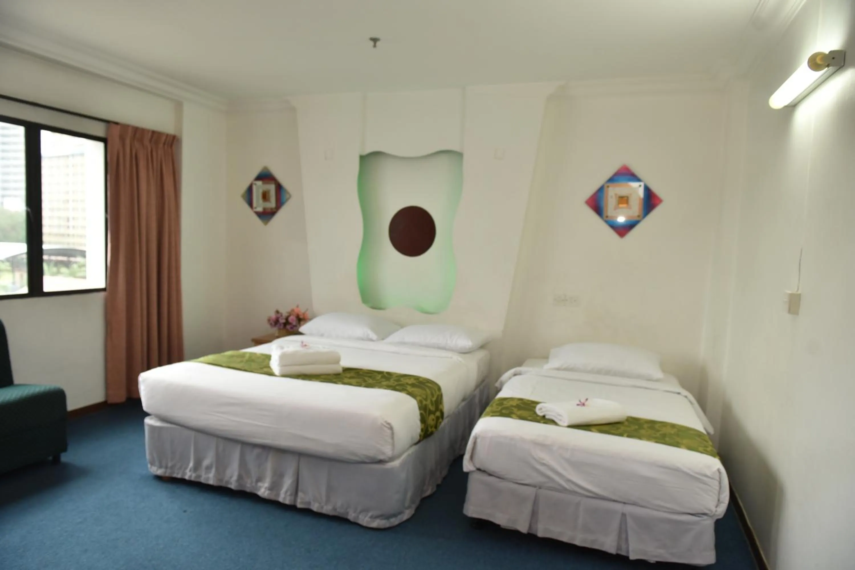 Bedroom, Bed in Fair Park Premier