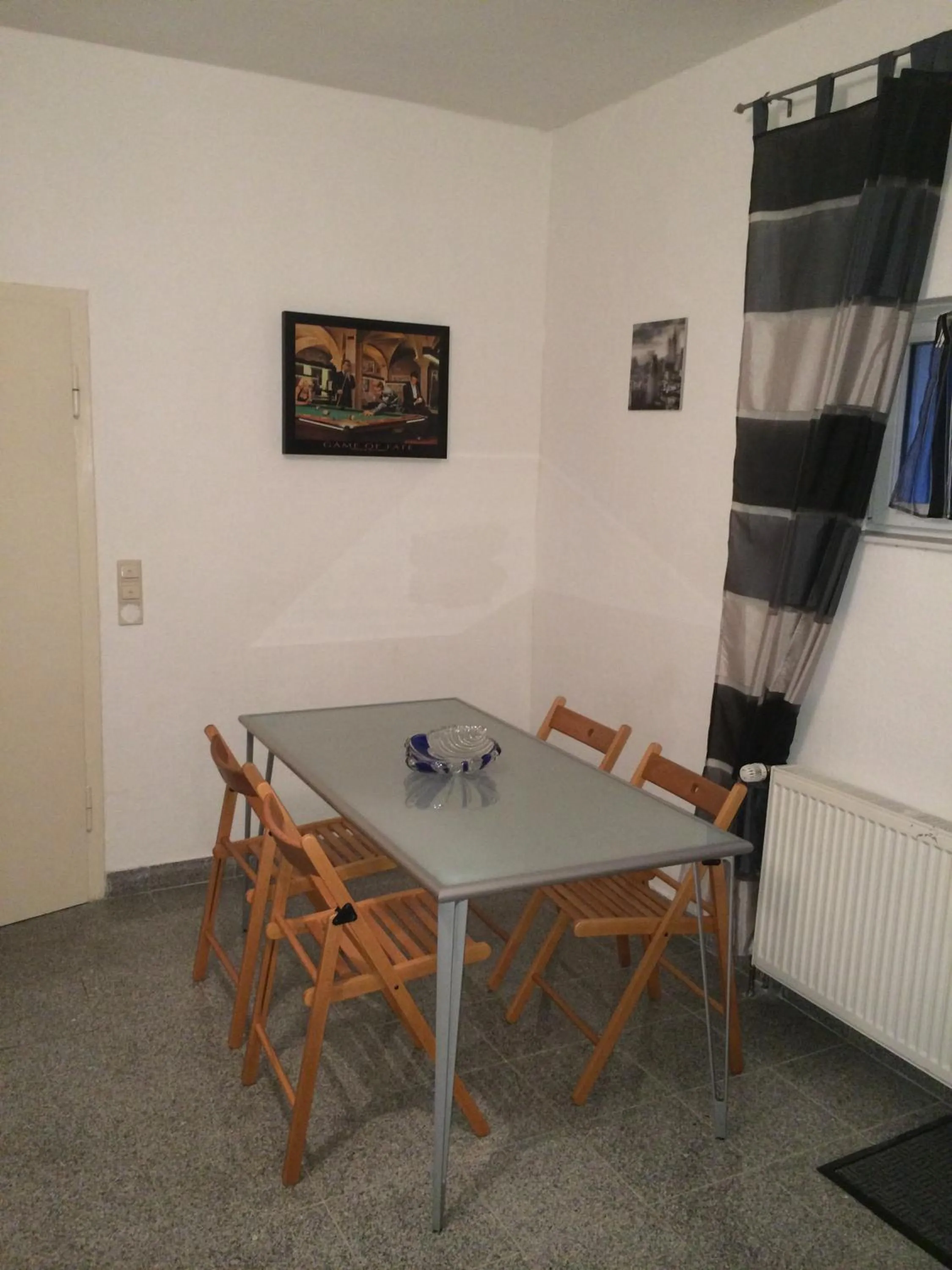 Photo of the whole room in White House Bochum Ehrenfeld