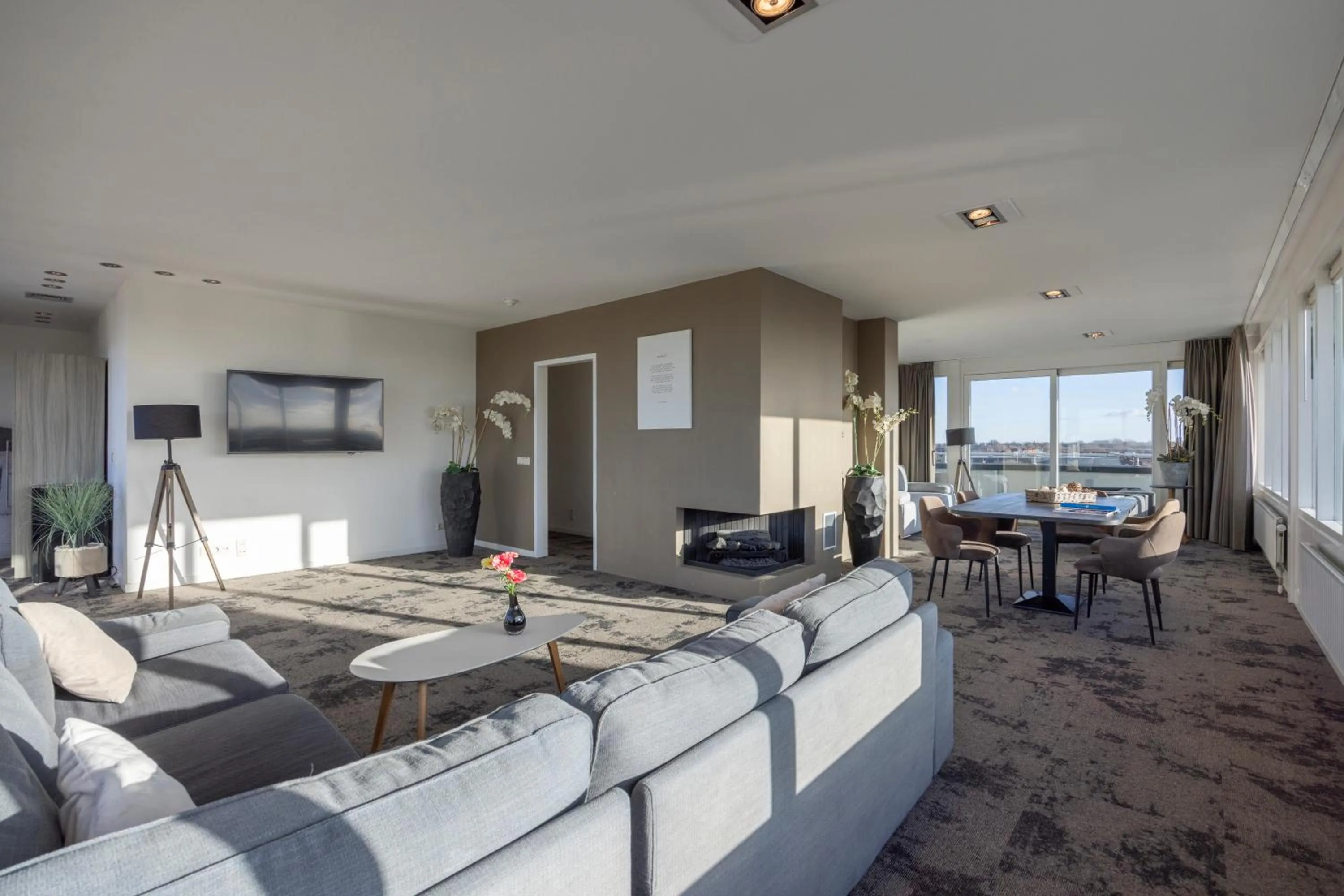 TV and multimedia in Fletcher Hotel - Restaurant Elzenduin