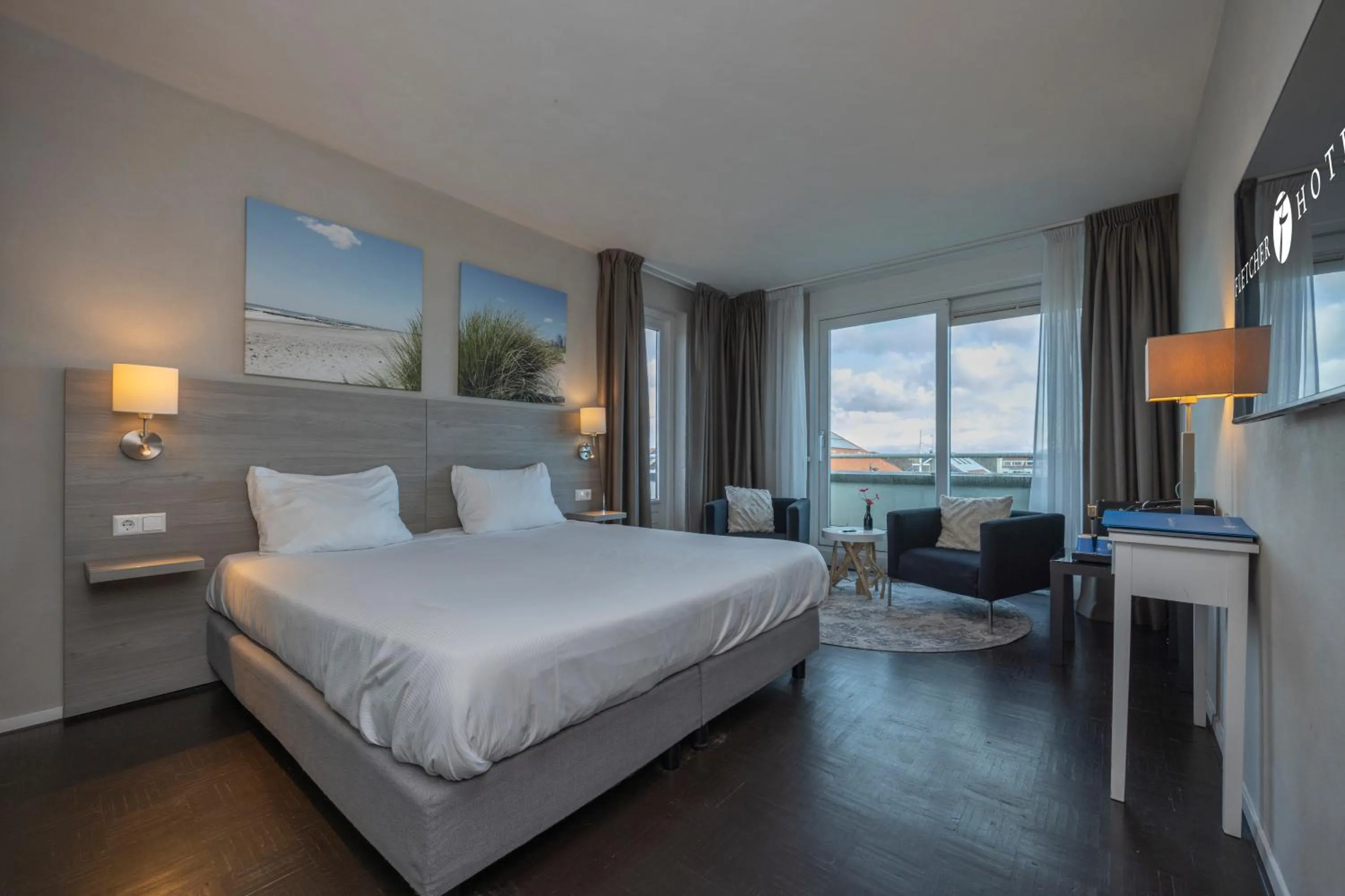 Photo of the whole room, Bed in Fletcher Hotel - Restaurant Elzenduin