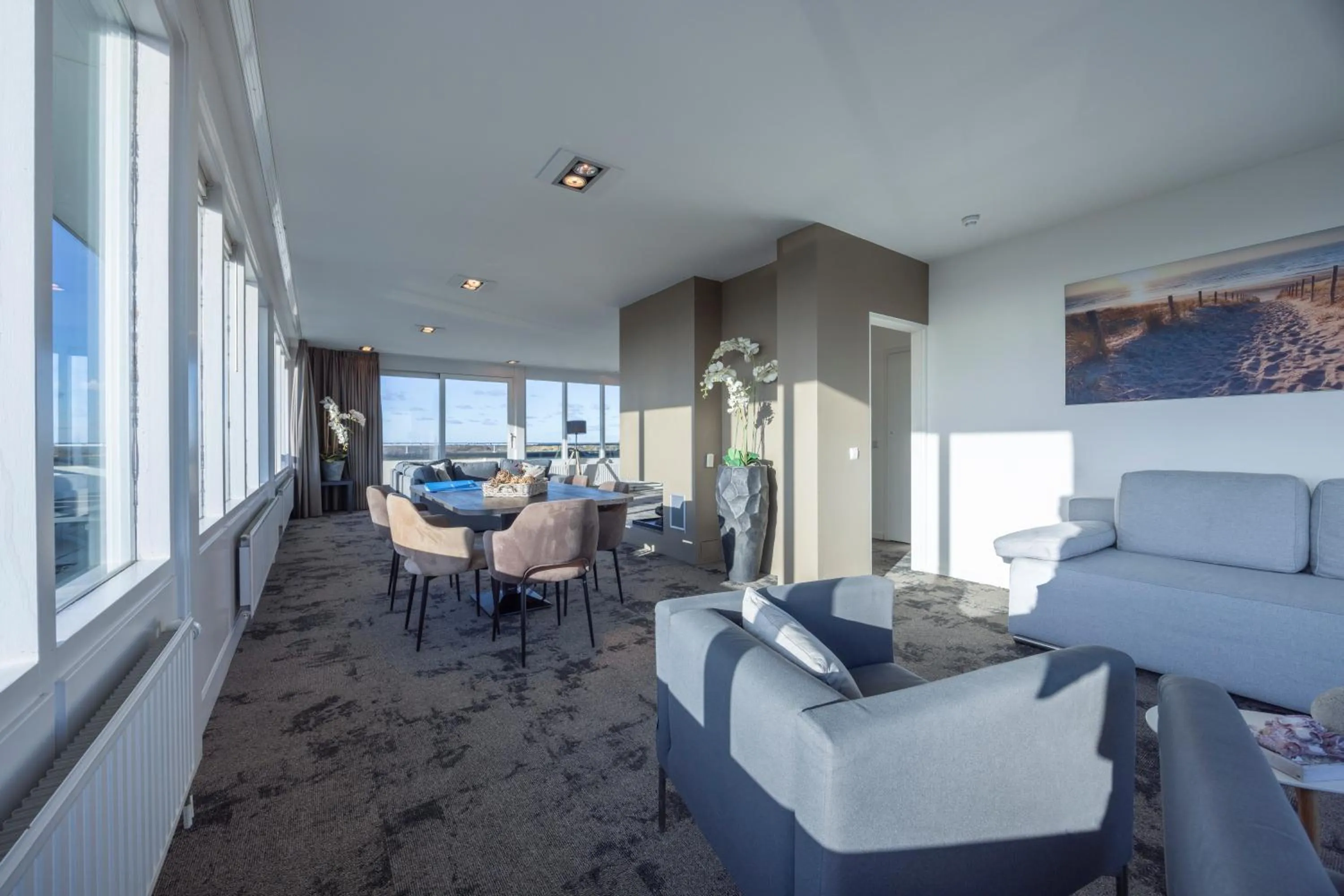 Seating area in Fletcher Hotel - Restaurant Elzenduin