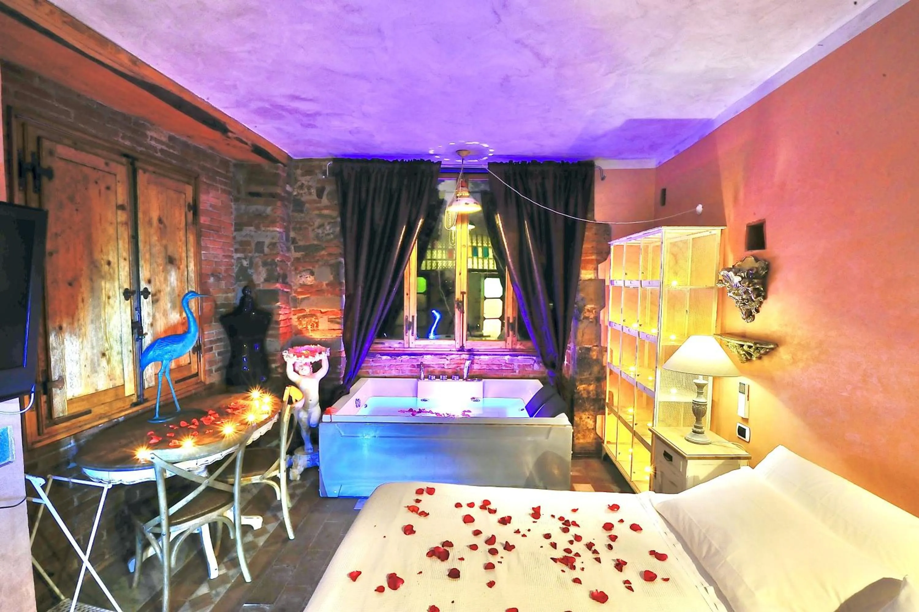 Photo of the whole room, Bed in Castello di Montalbano