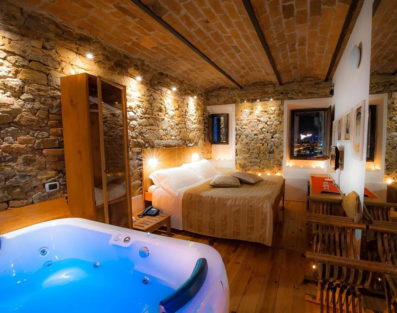 Photo of the whole room, Bed in Castello di Montalbano