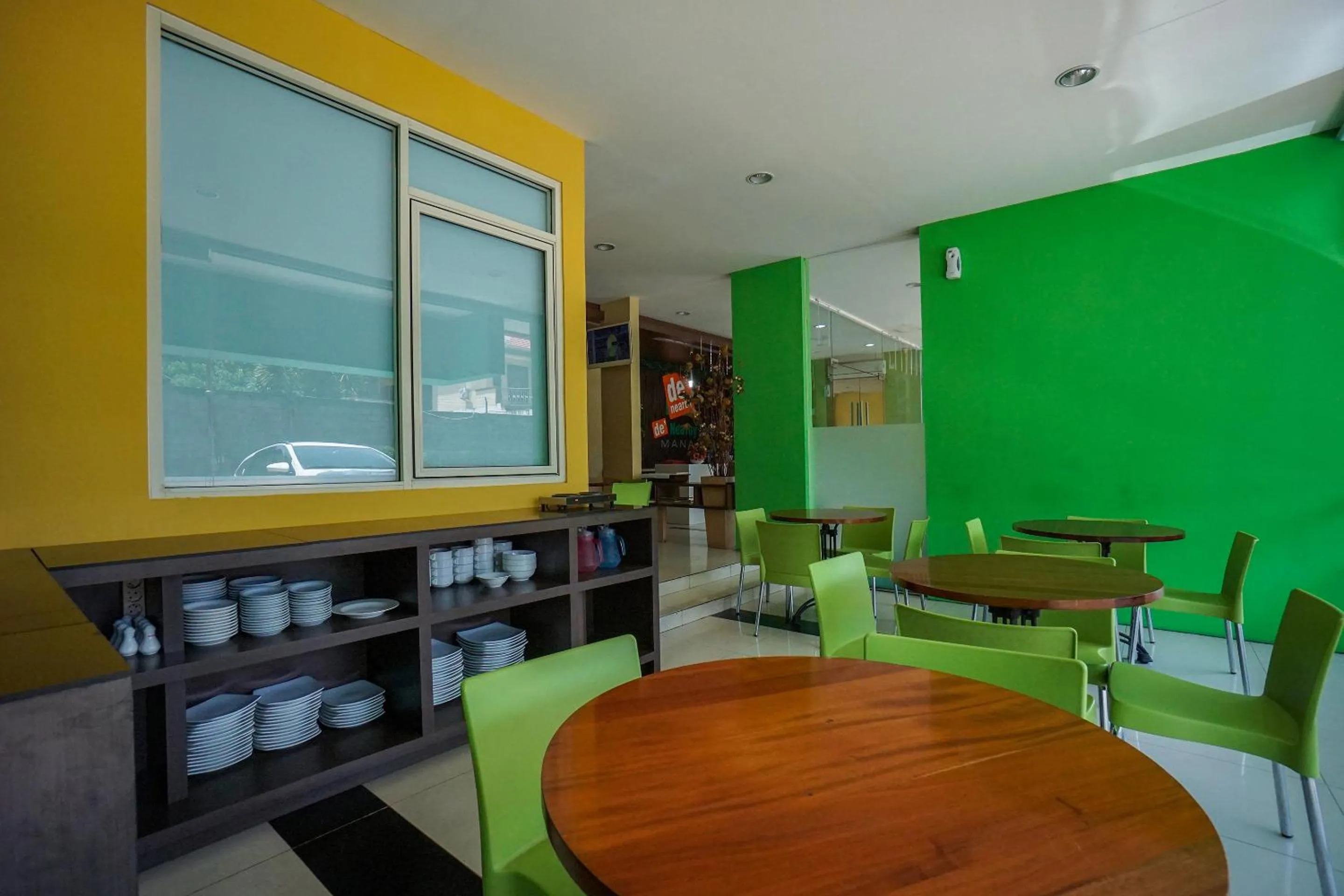 Restaurant/Places to Eat in De Nearby Hotel