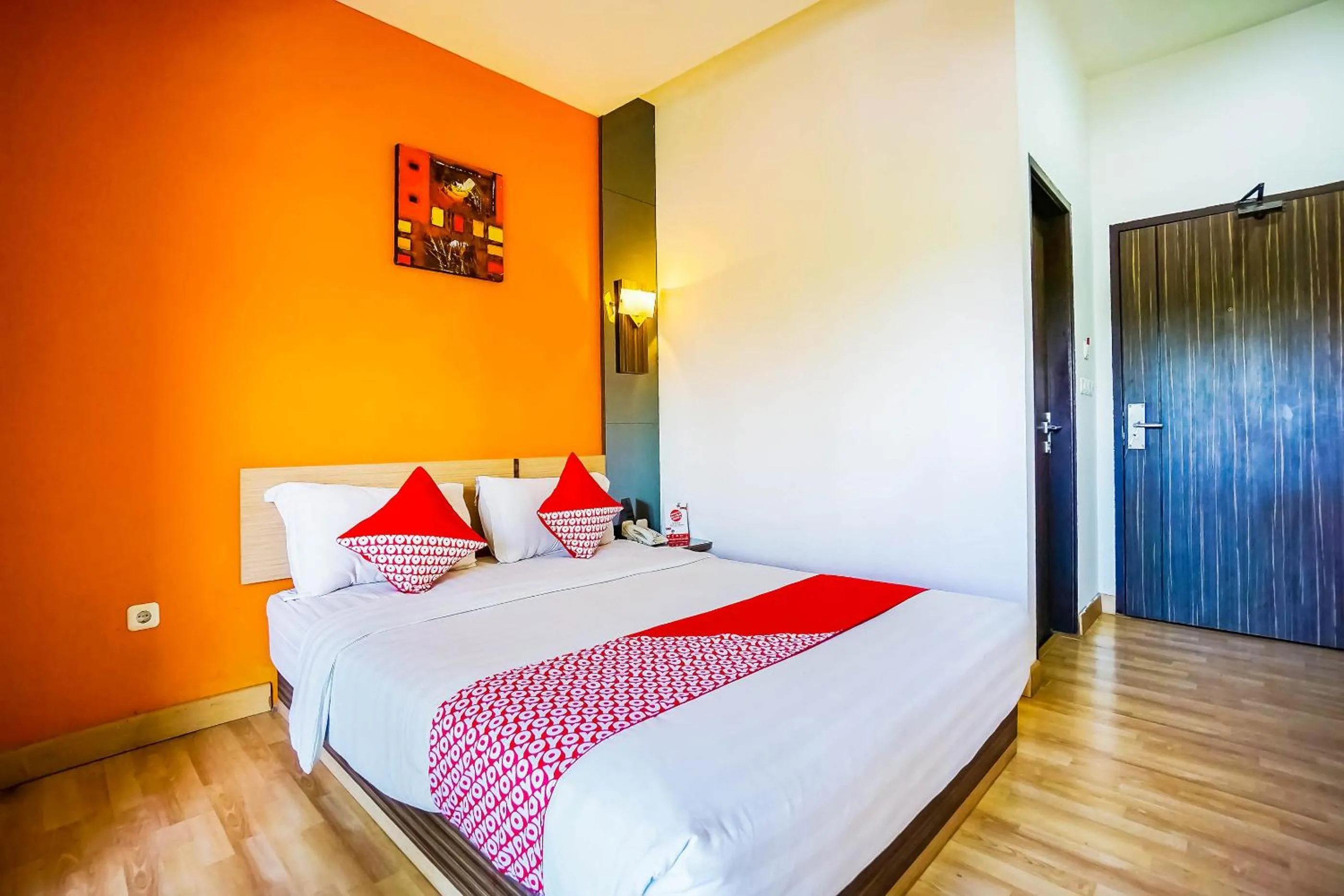 Bedroom in De Nearby Hotel