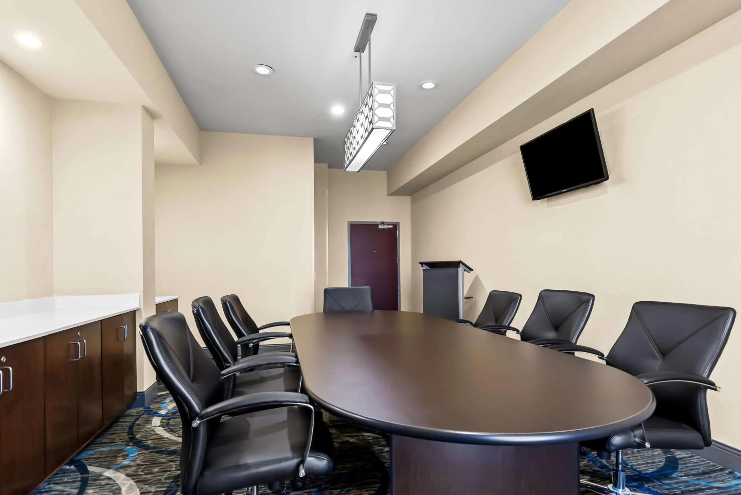 Meeting/conference room in Best Western St. Louis Airport North Hotel & Suites