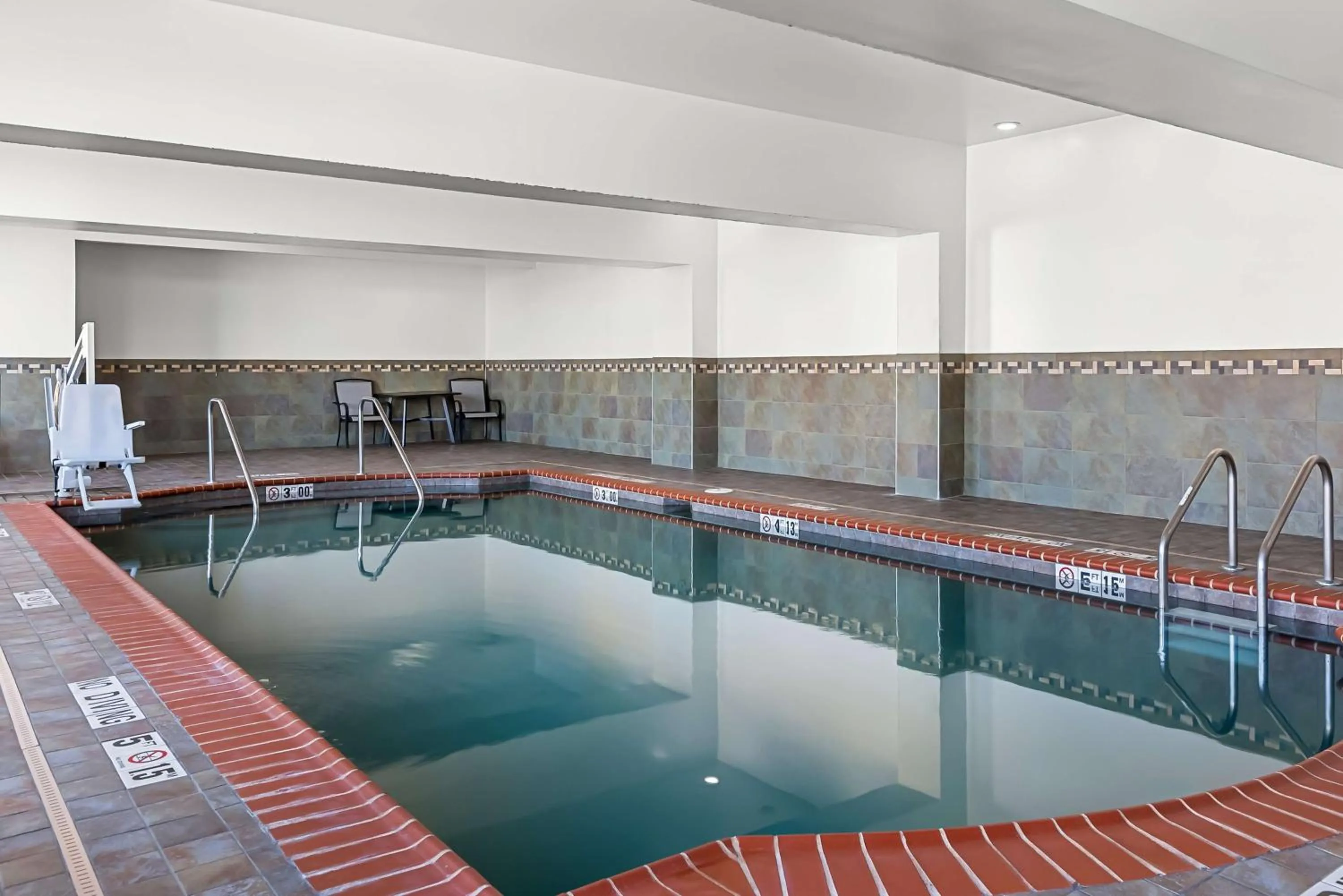 Pool view in Best Western St. Louis Airport North Hotel & Suites