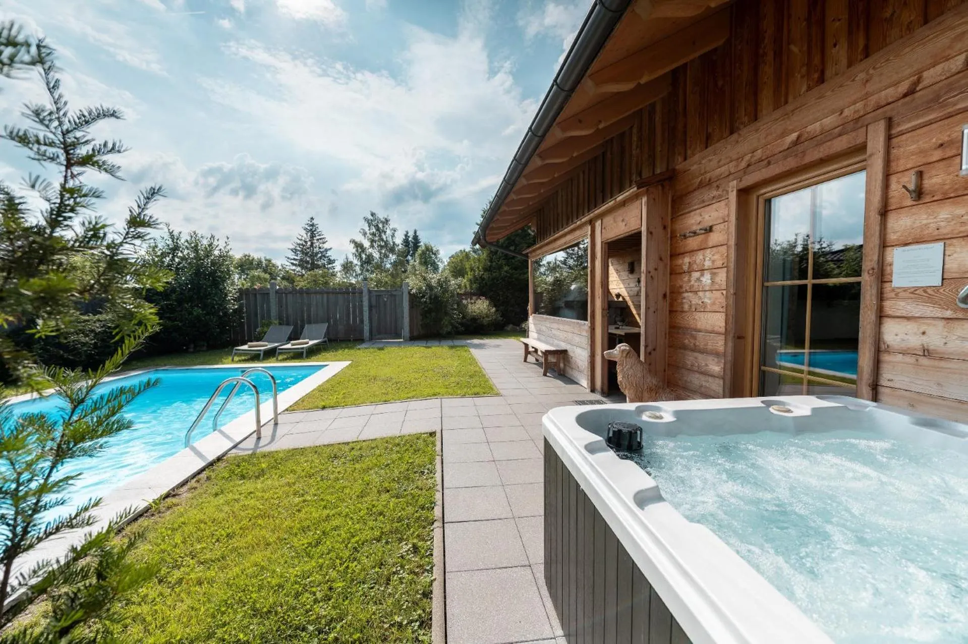 Garden in Bayern Chalets bei Salzburg und Berchtesgaden mit Whirlpool und Sauna
