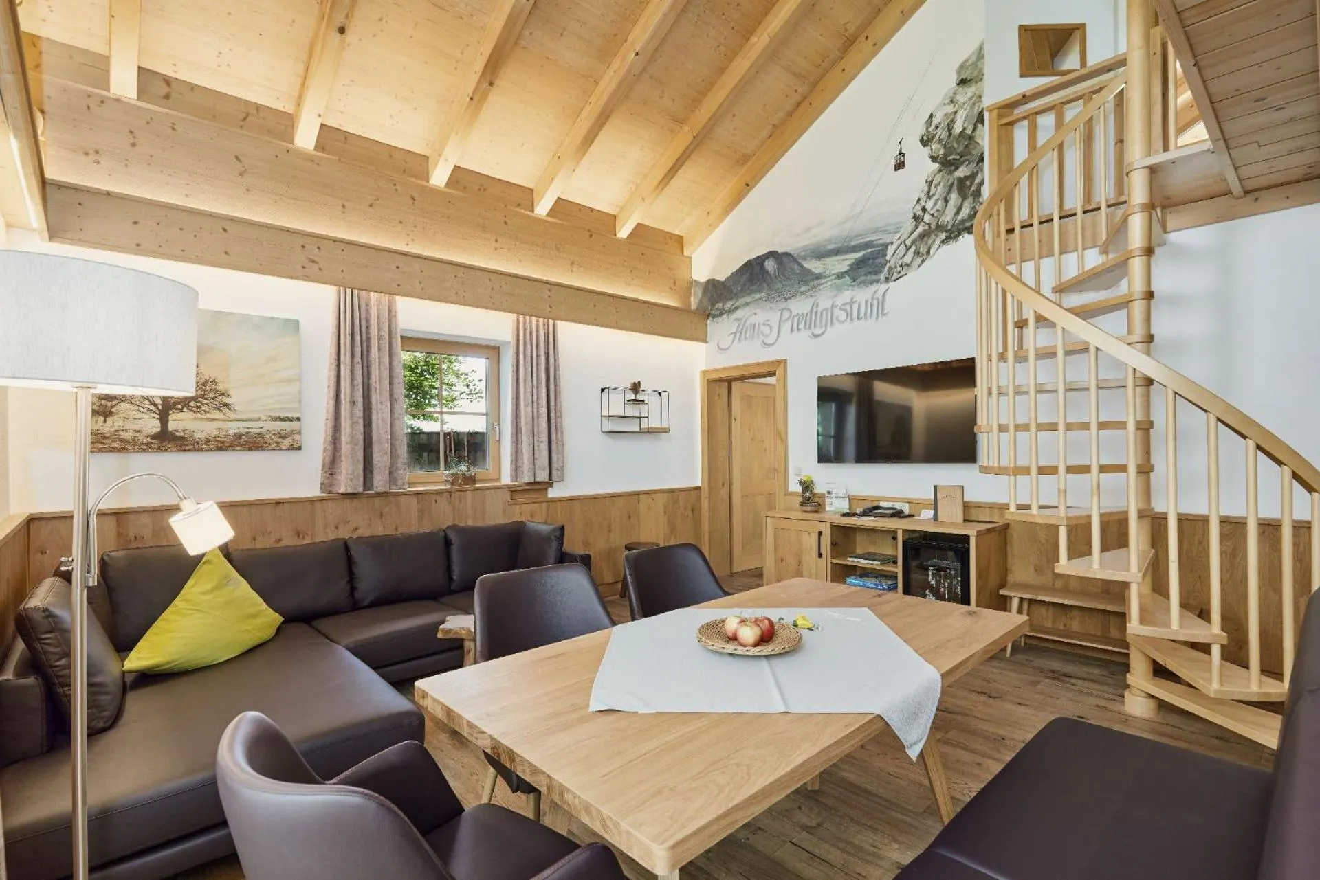 Living room in Bayern Chalets bei Salzburg und Berchtesgaden mit Whirlpool und Sauna