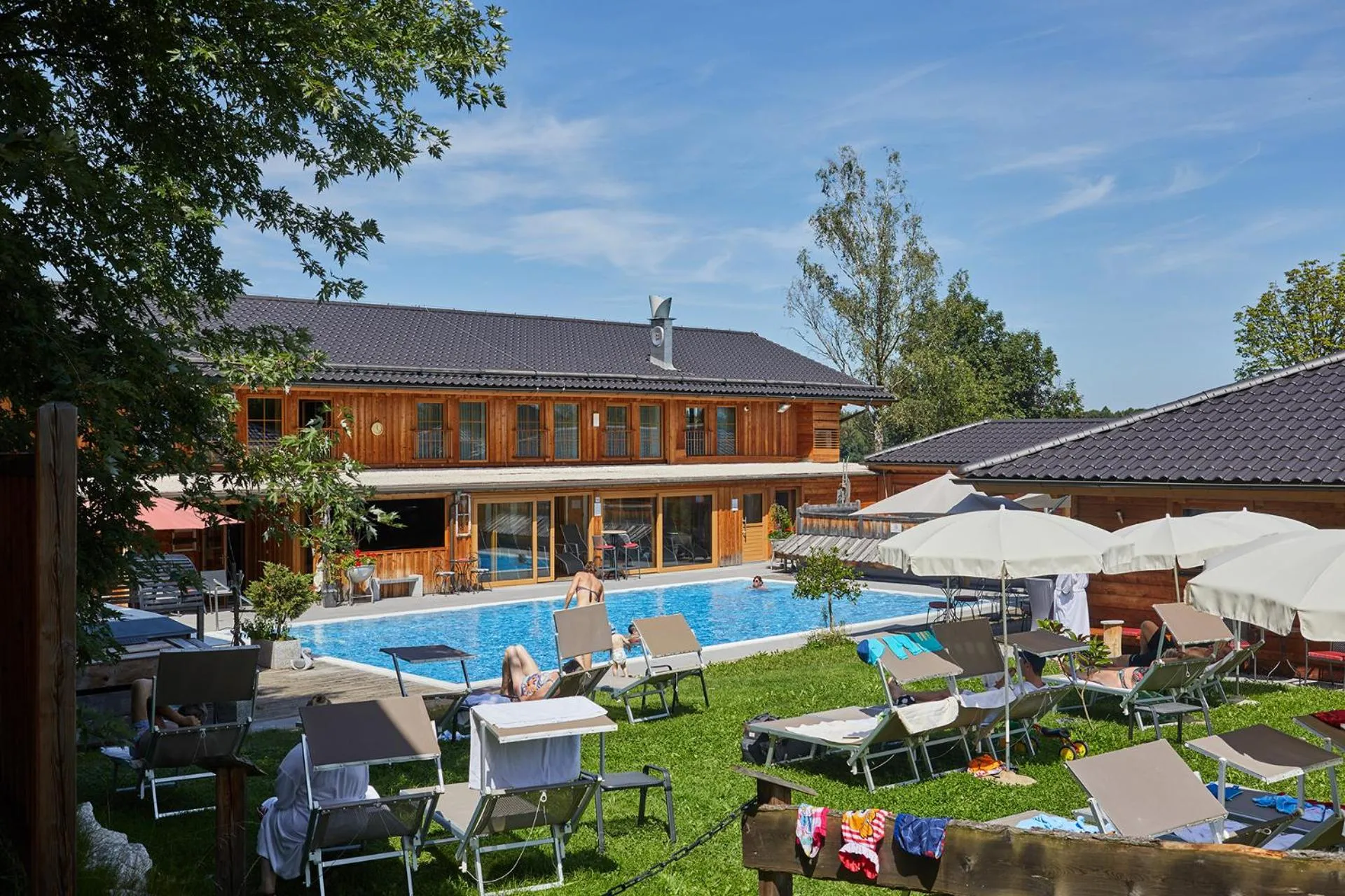 Spa and wellness centre/facilities in Bayern Chalets bei Salzburg und Berchtesgaden mit Whirlpool und Sauna