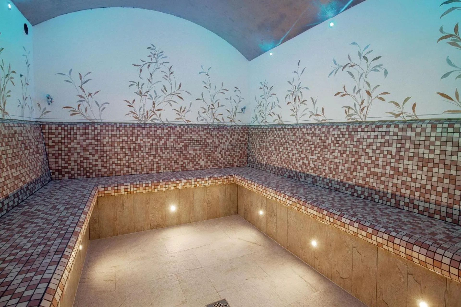 Spa and wellness centre/facilities in Bayern Chalets bei Salzburg und Berchtesgaden mit Whirlpool und Sauna
