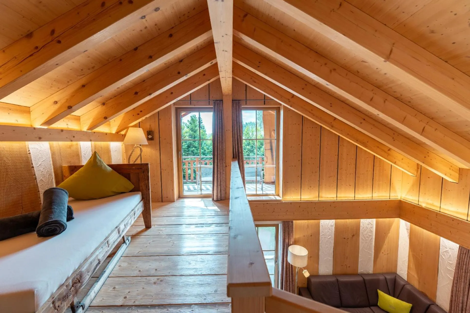 Balcony/Terrace, Bed in Bayern Chalets bei Salzburg und Berchtesgaden mit Whirlpool und Sauna