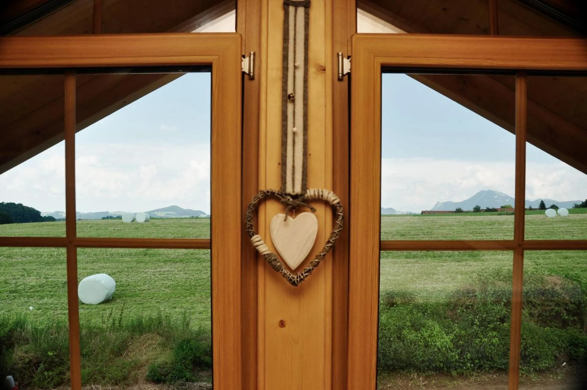 Mountain view in Bayern Chalets bei Salzburg und Berchtesgaden mit Whirlpool und Sauna
