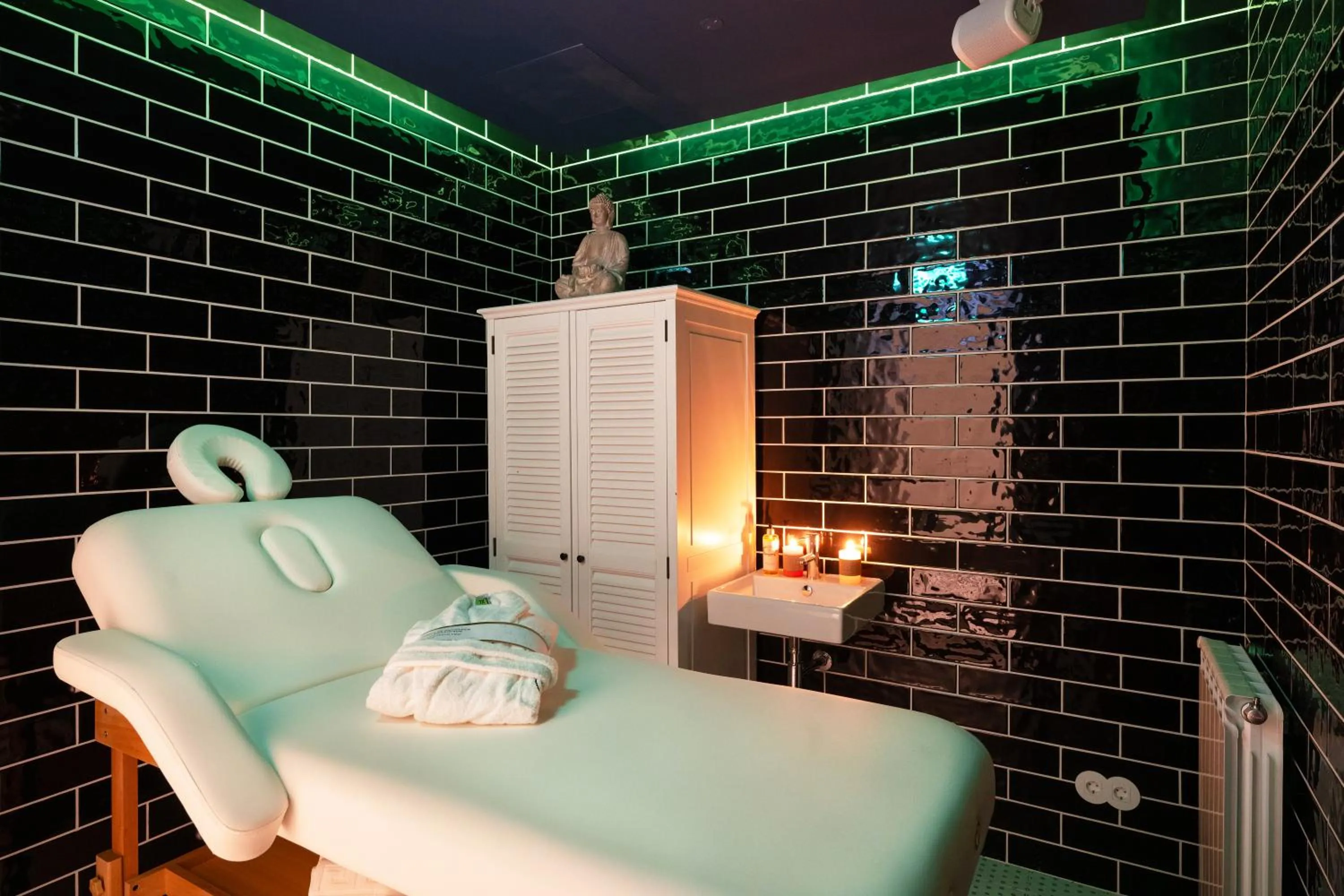 Massage in Dona Maria Hotel