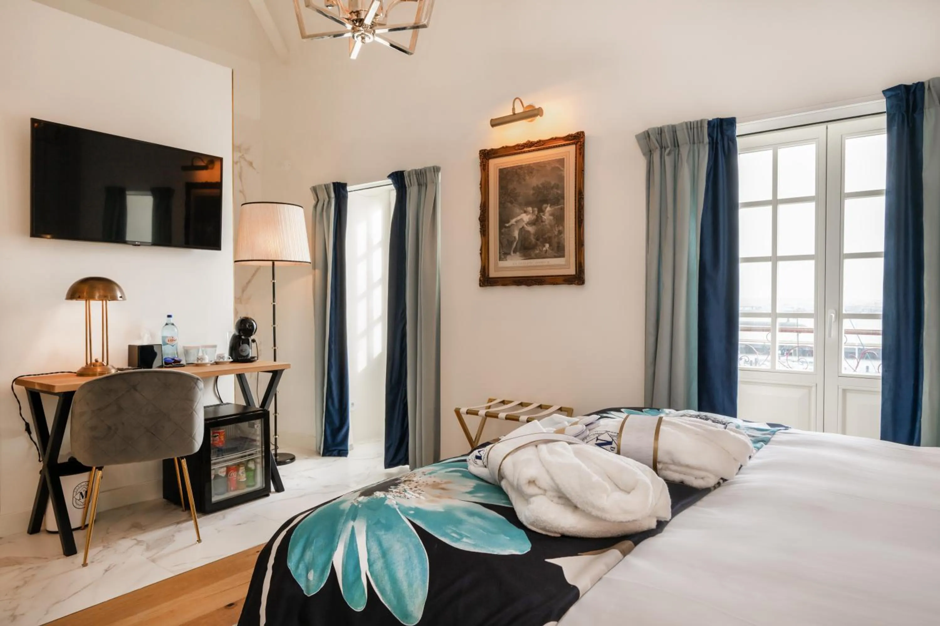 Bed in Dona Maria Hotel