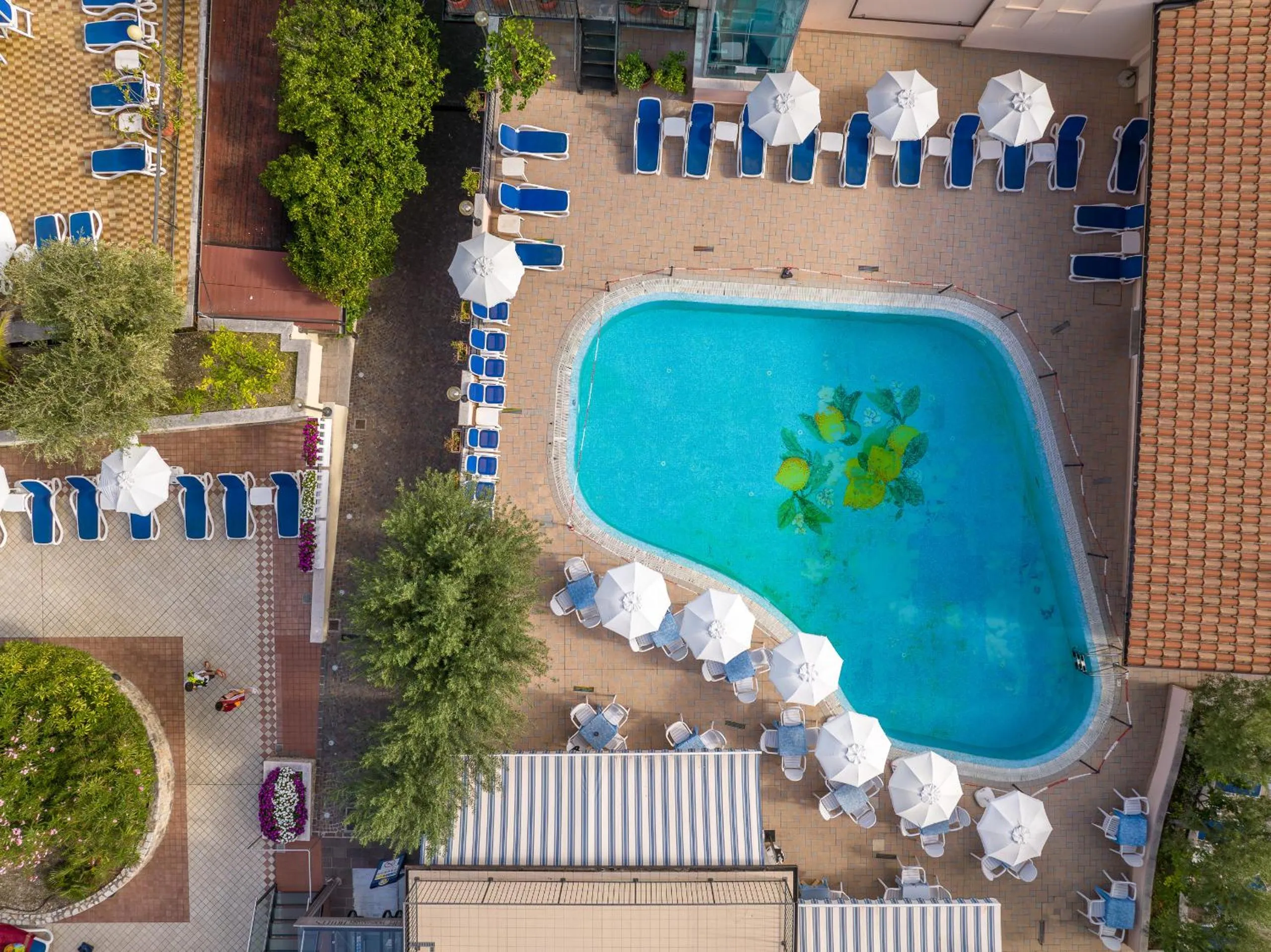 Pool view in Hotel Garda Bellevue