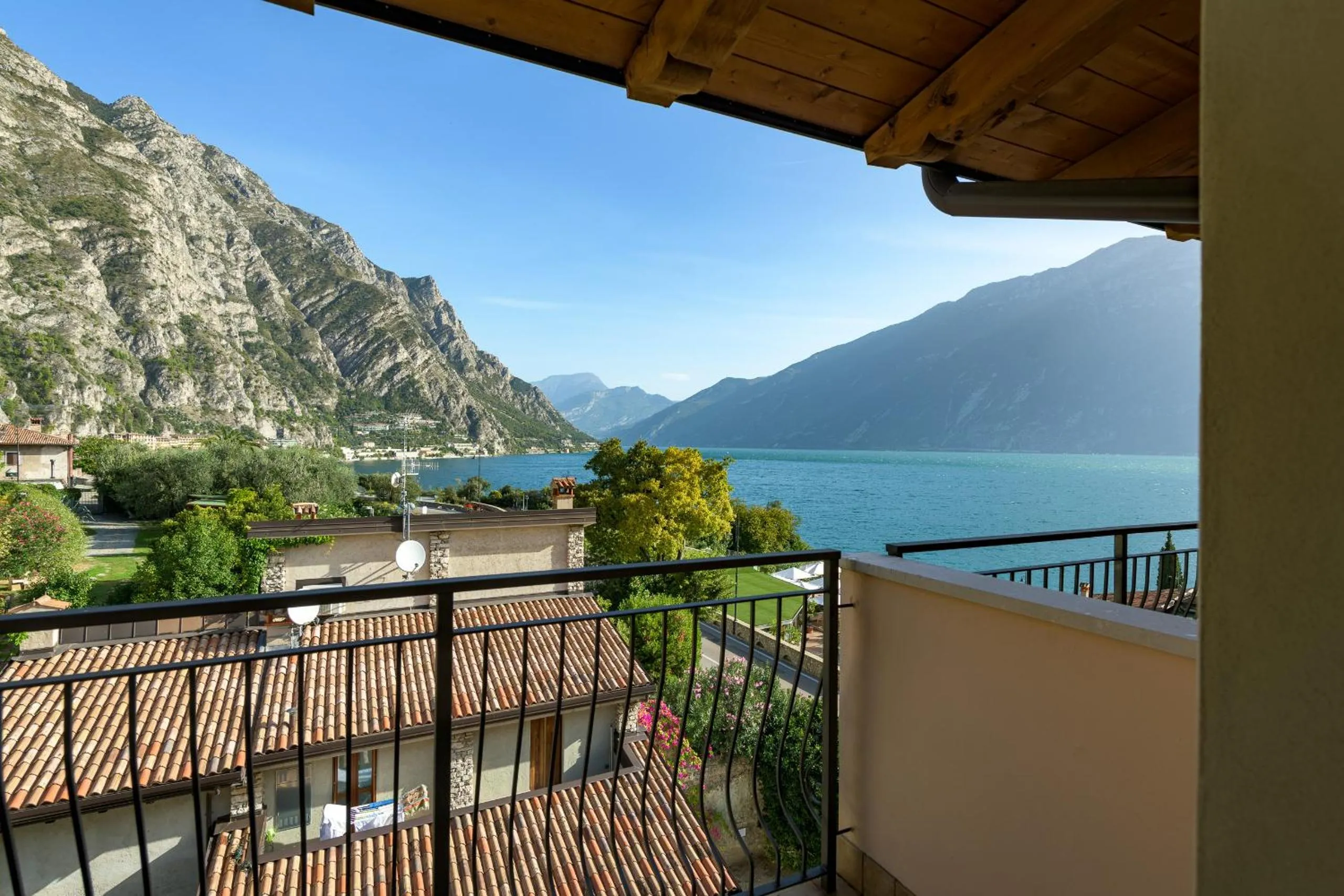 Natural landscape in Hotel Garda Bellevue
