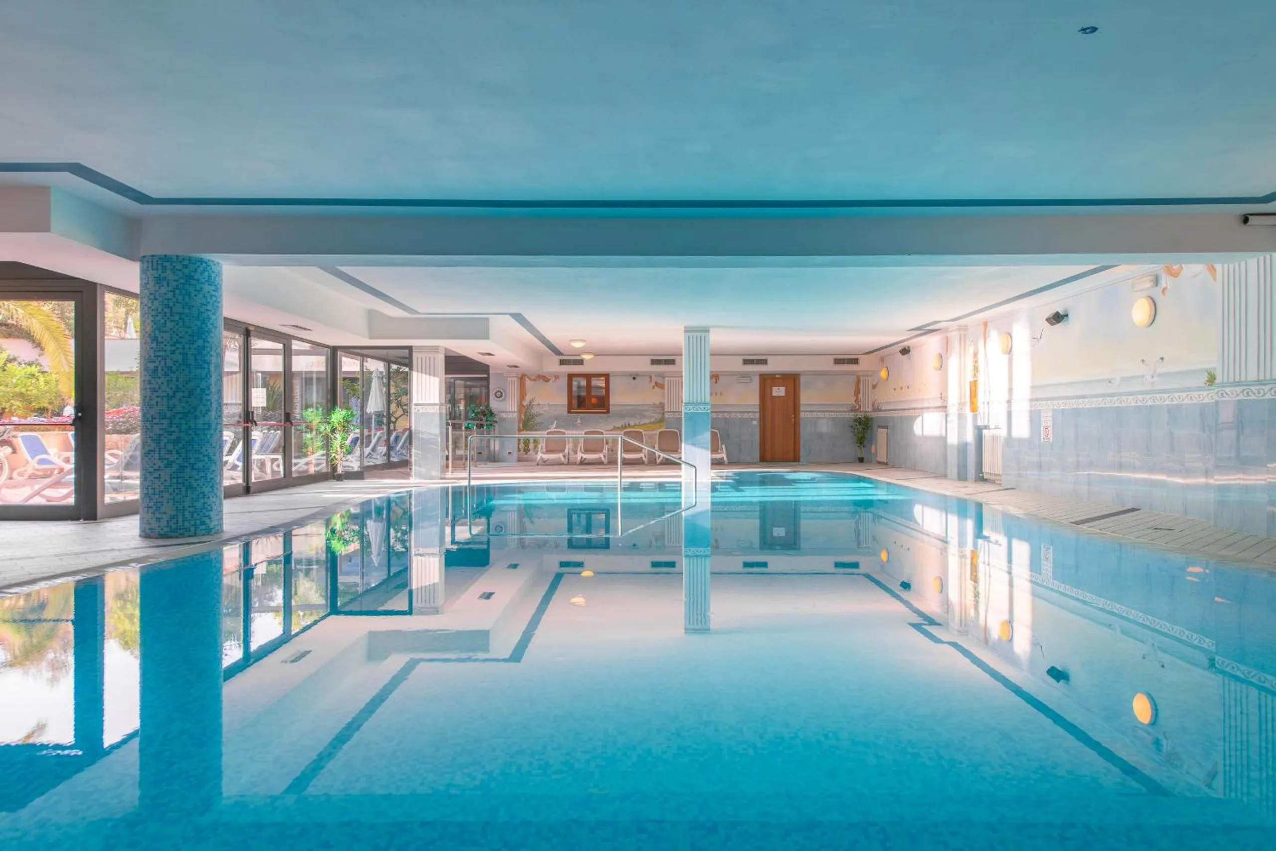 Pool view in Hotel Garda Bellevue