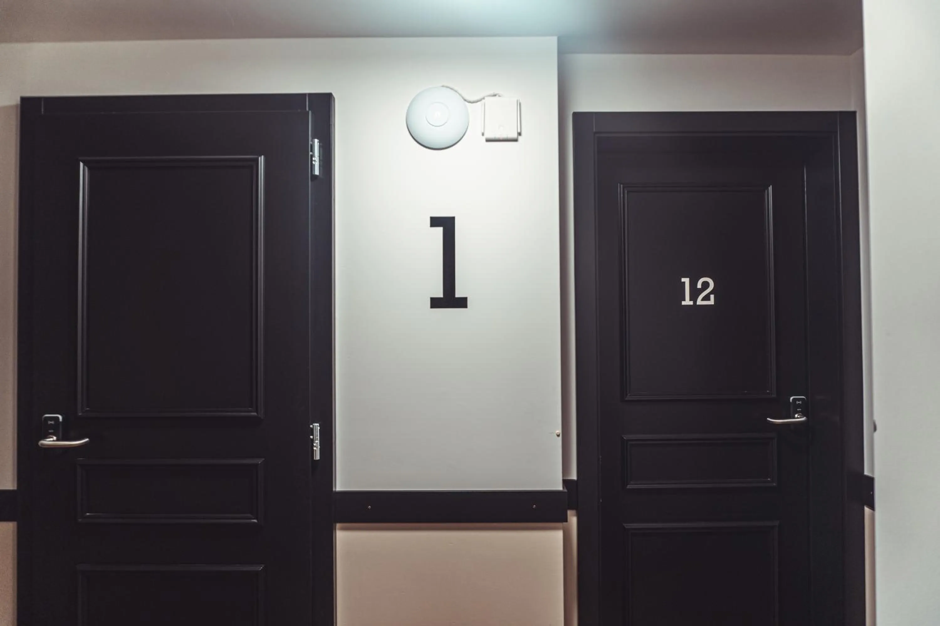 Decorative detail in Hôtel du Midi