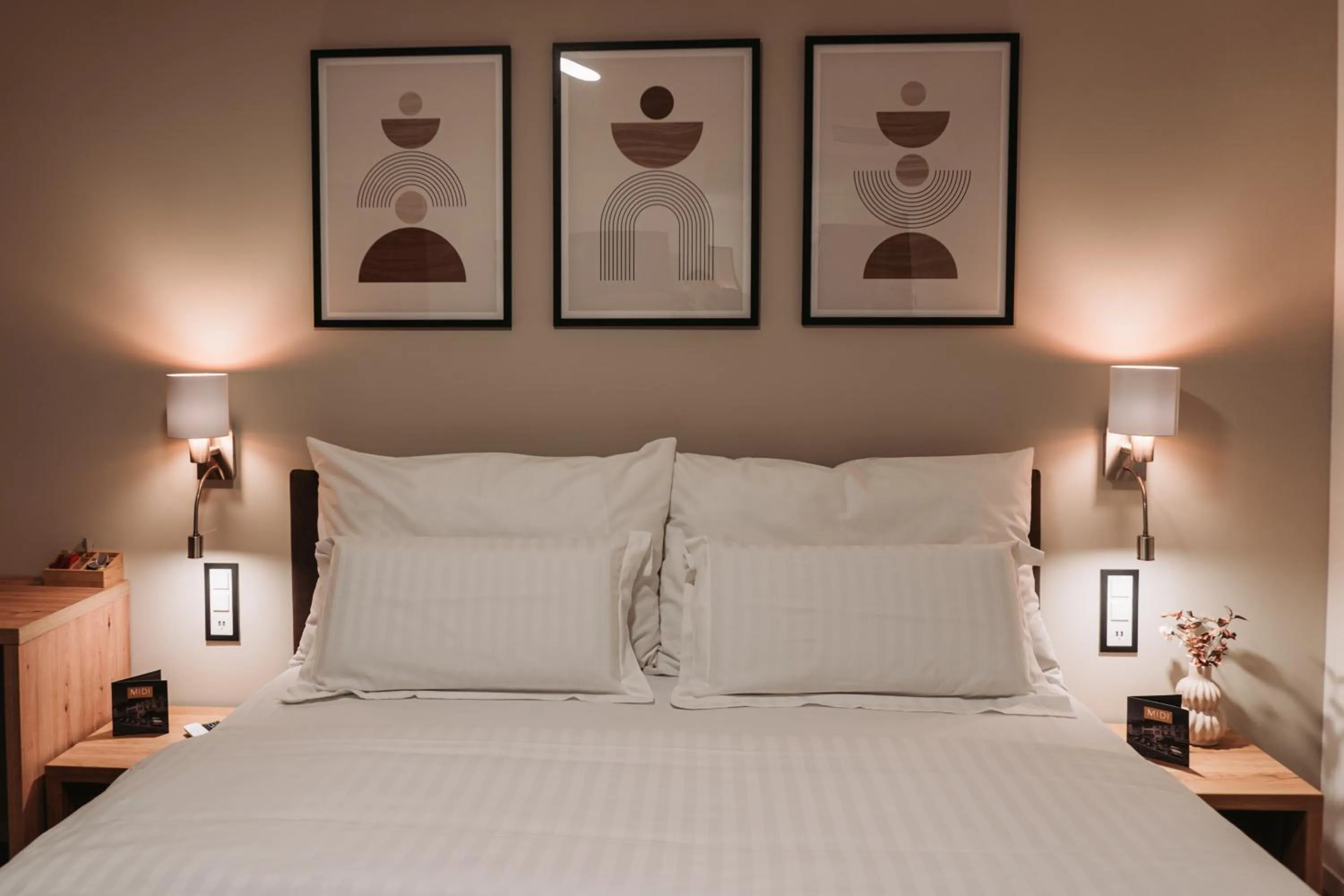 Bed in Hôtel du Midi