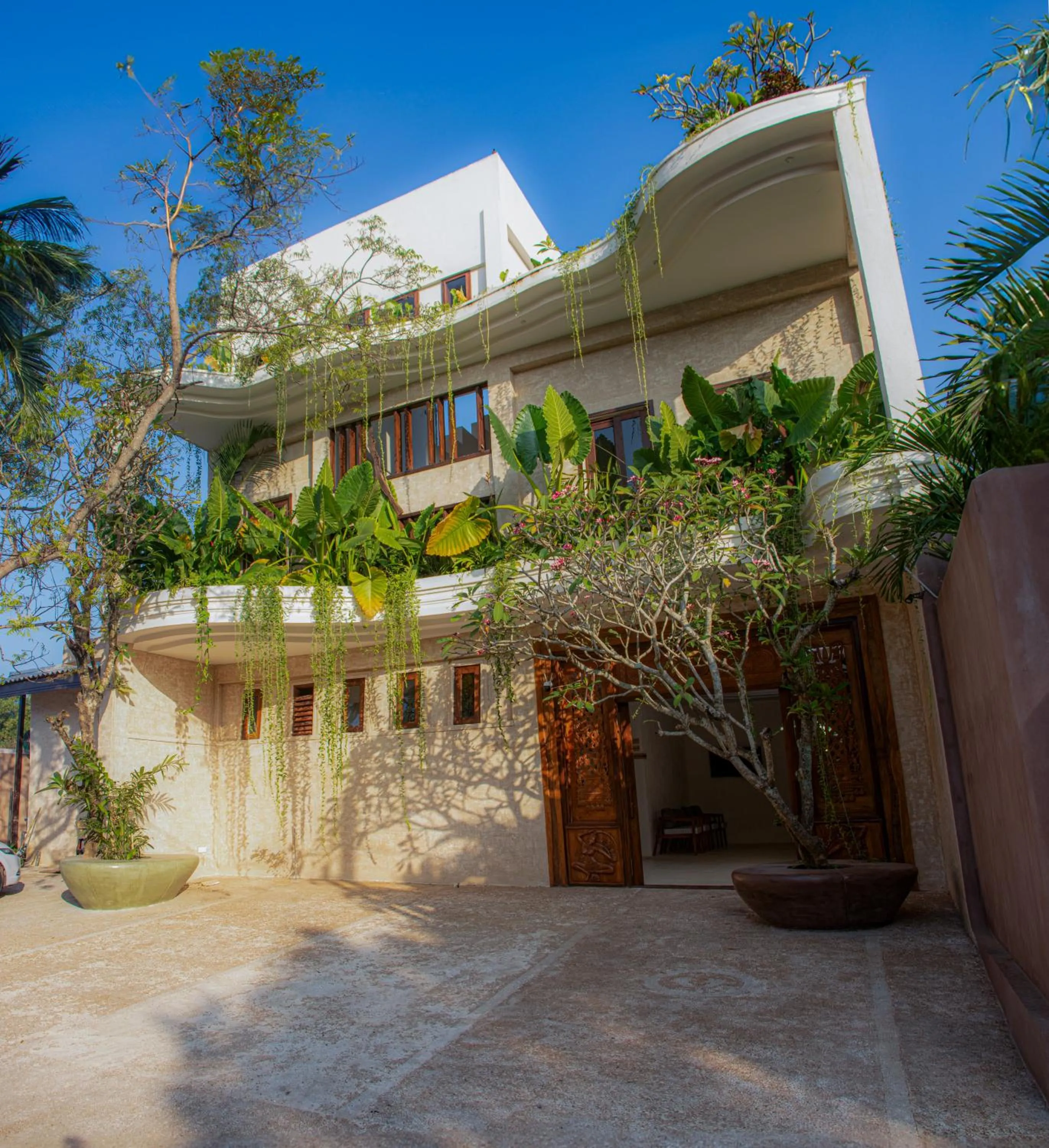 Property building in Spicepeek Boutique Hotel CMB Airport