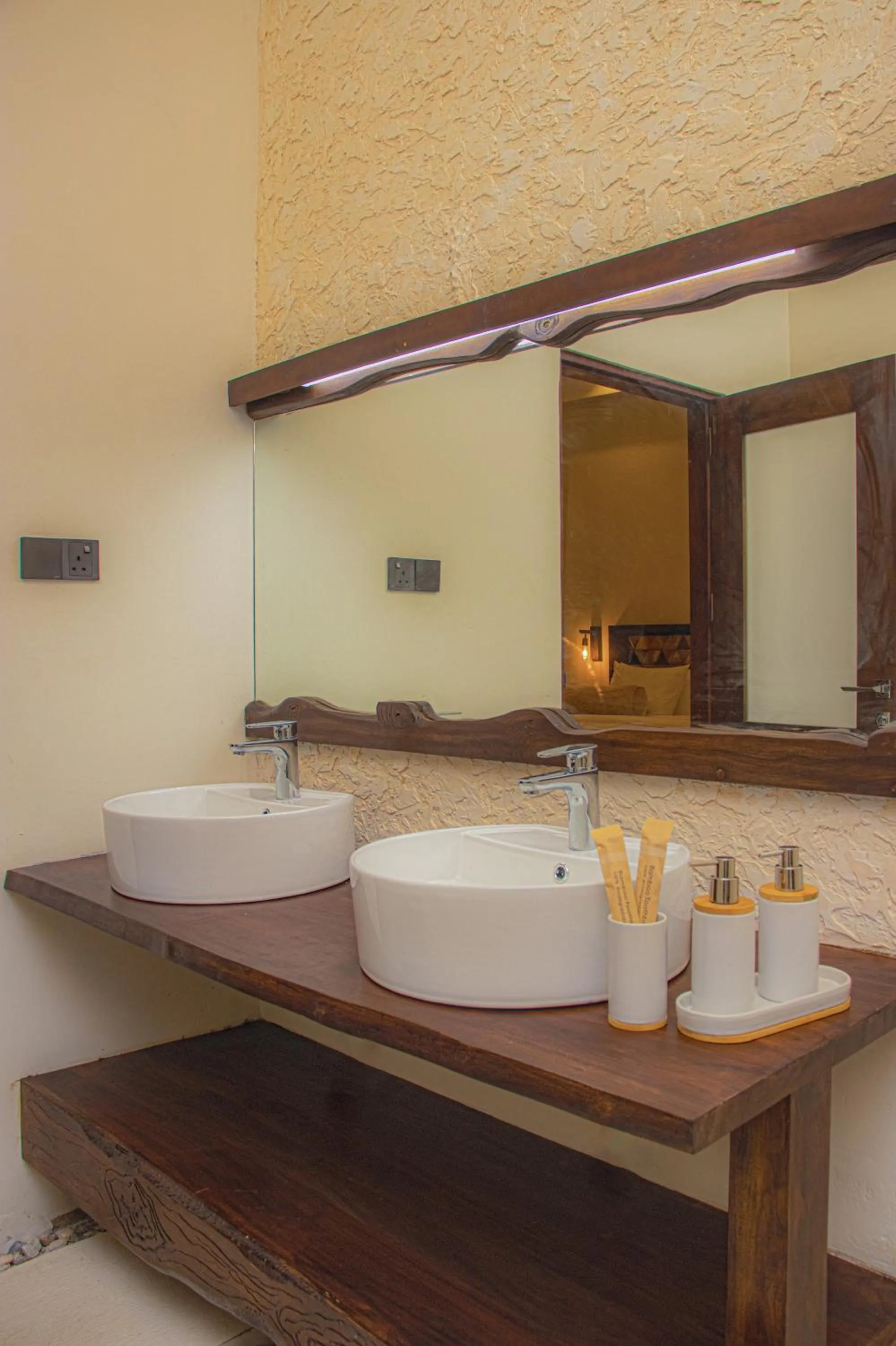 Spicepeek Boutique Hotel CMB Airport