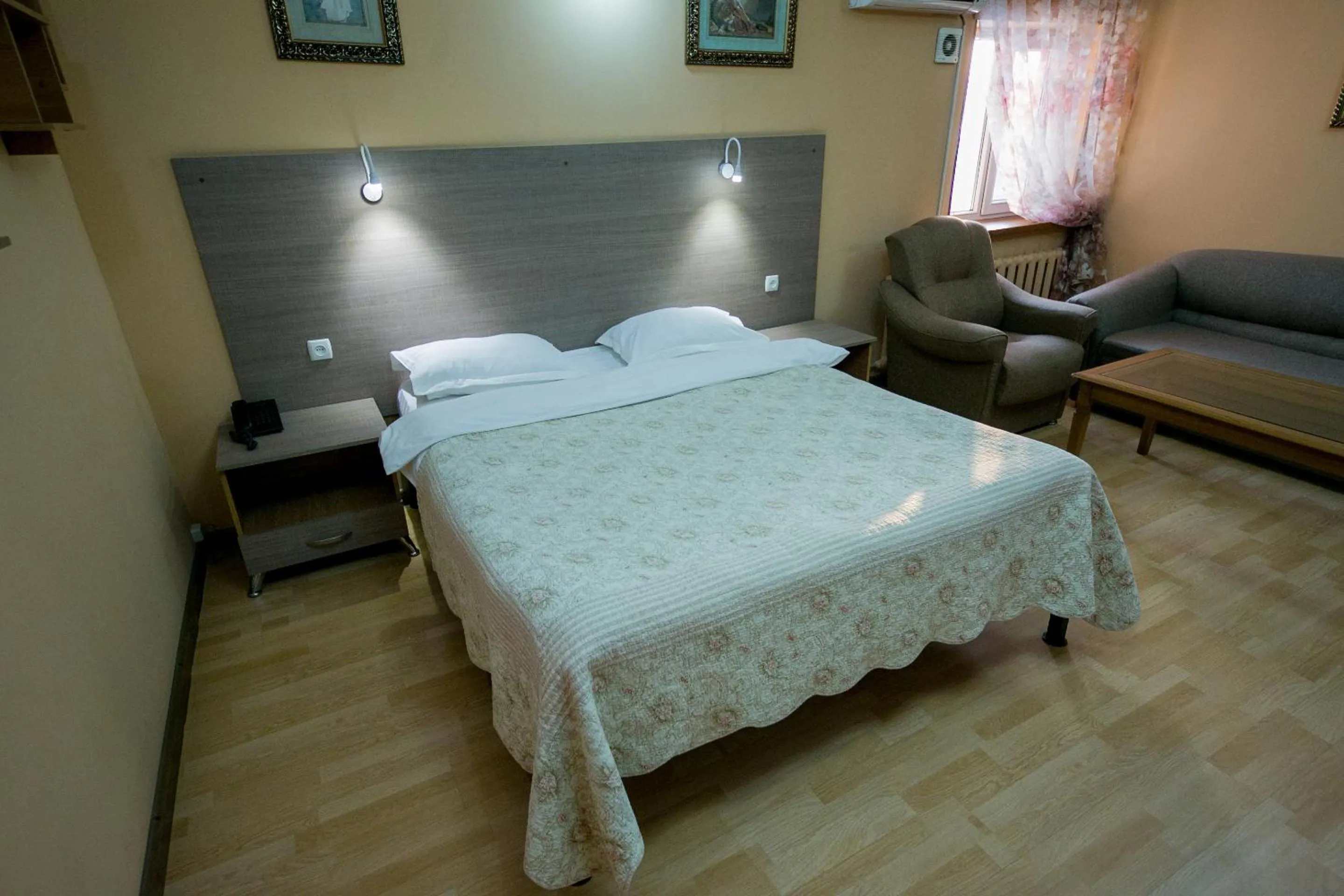 Bed in Hotel Flagman