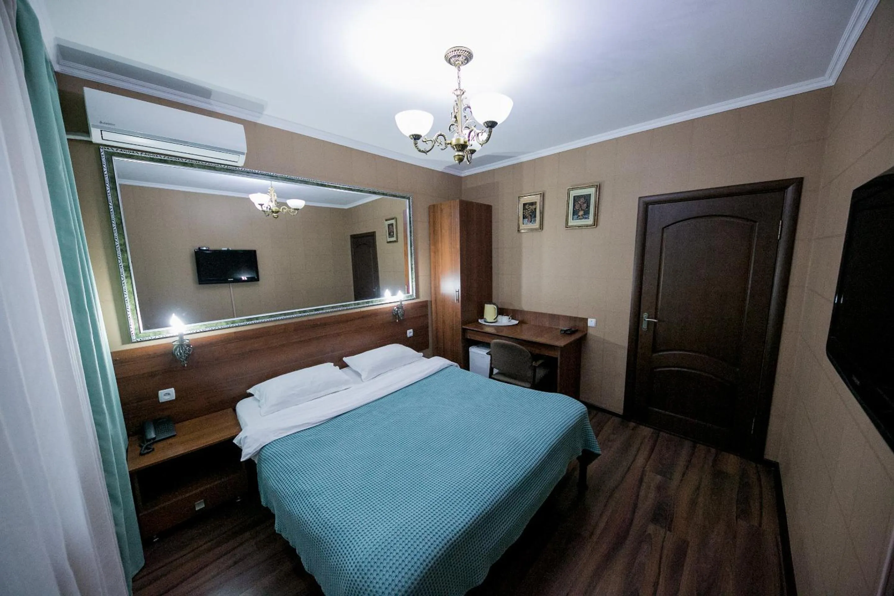 Bed in Hotel Flagman