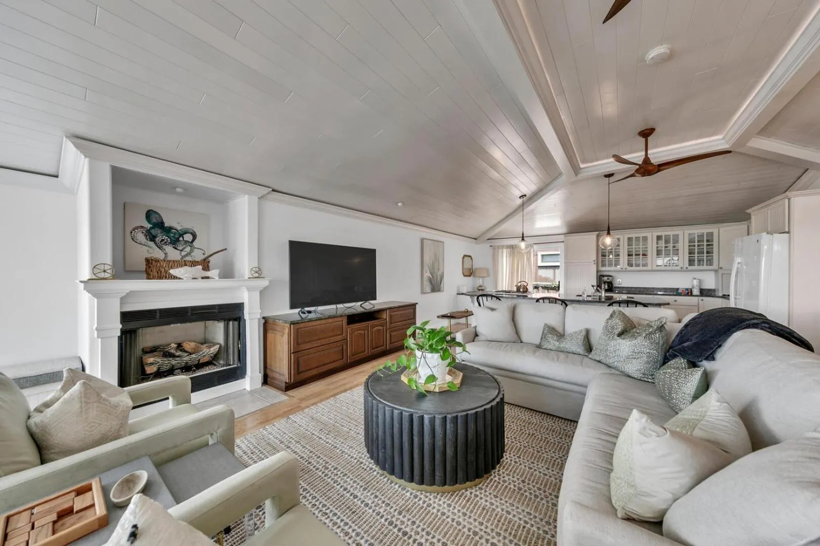 Henderson Haus - Is a Fabulous 3BR Townhome in Destin