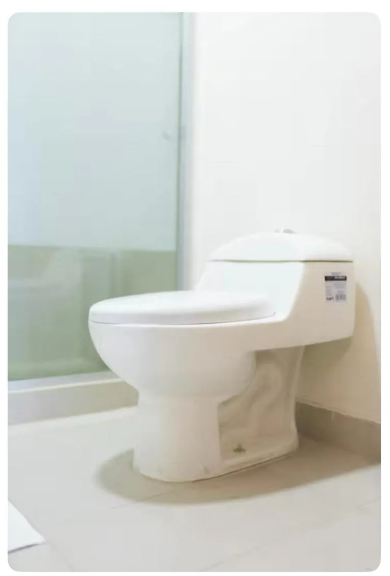 Bathroom in Lux 2 bedroom apartment, swimming pool, gym and free parking spot in Macro Plaza area