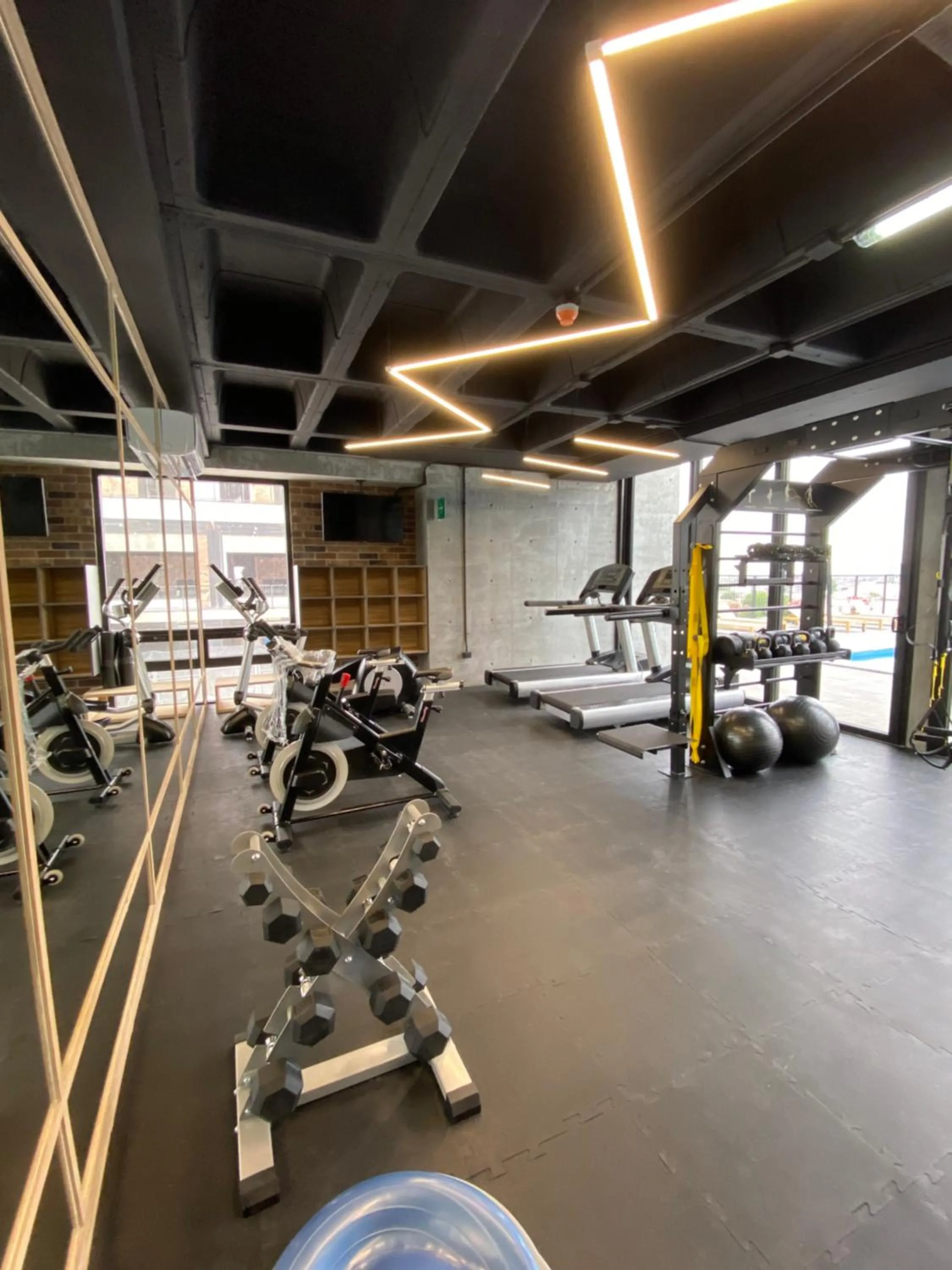 Fitness centre/facilities in Lux 2 bedroom apartment, swimming pool, gym and free parking spot in Macro Plaza area
