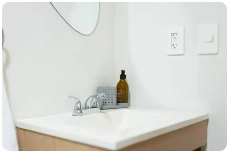 Bathroom in Lux 2 bedroom apartment, swimming pool, gym and free parking spot in Macro Plaza area