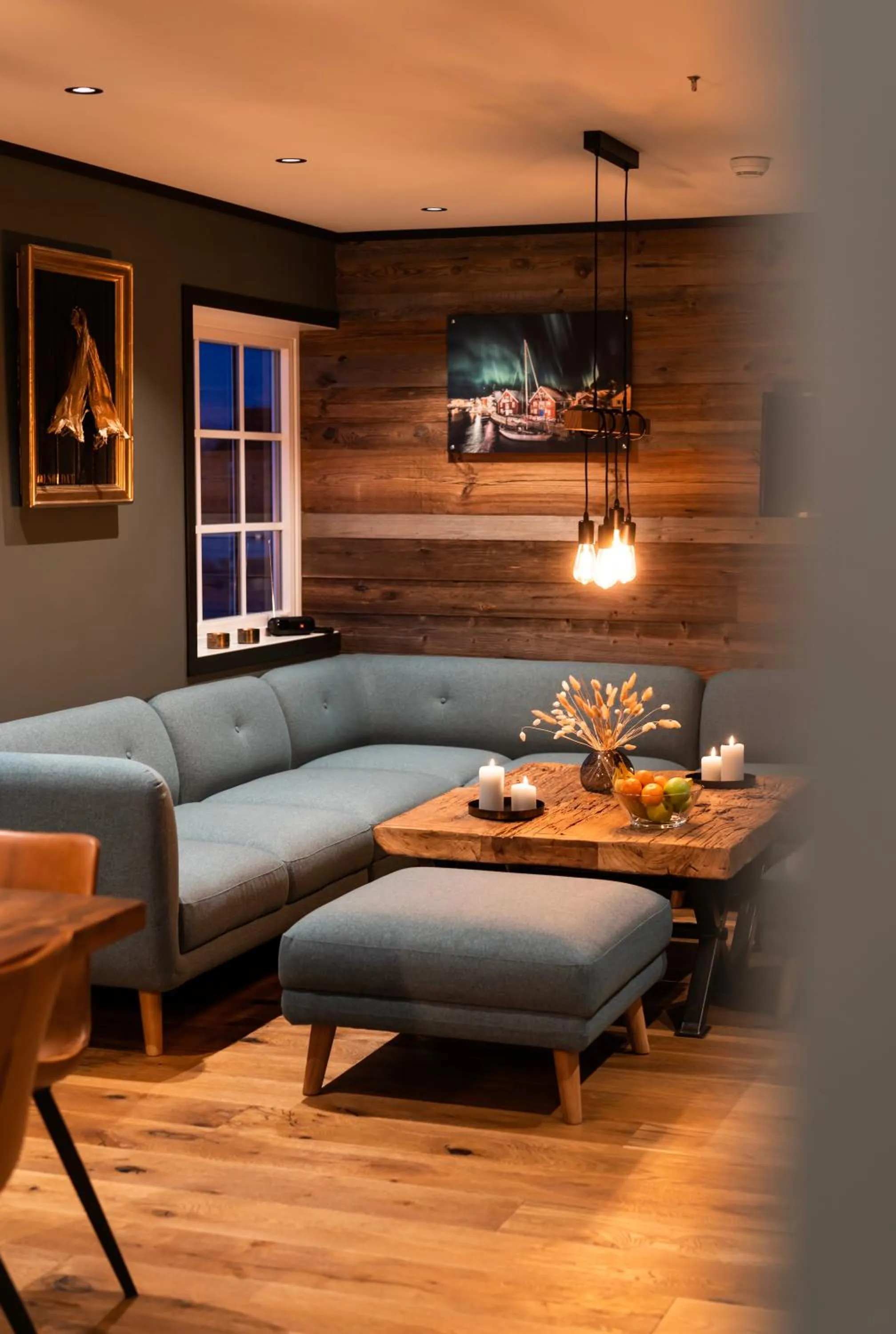 Seating area in Tobiasbrygga