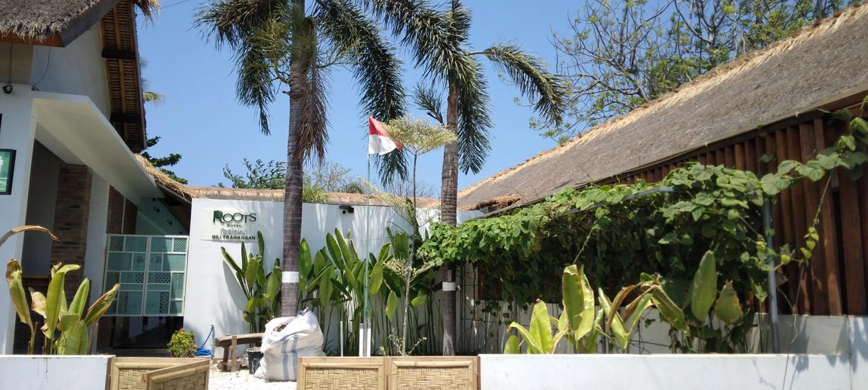 Garden in Roots Hotel Trawangan