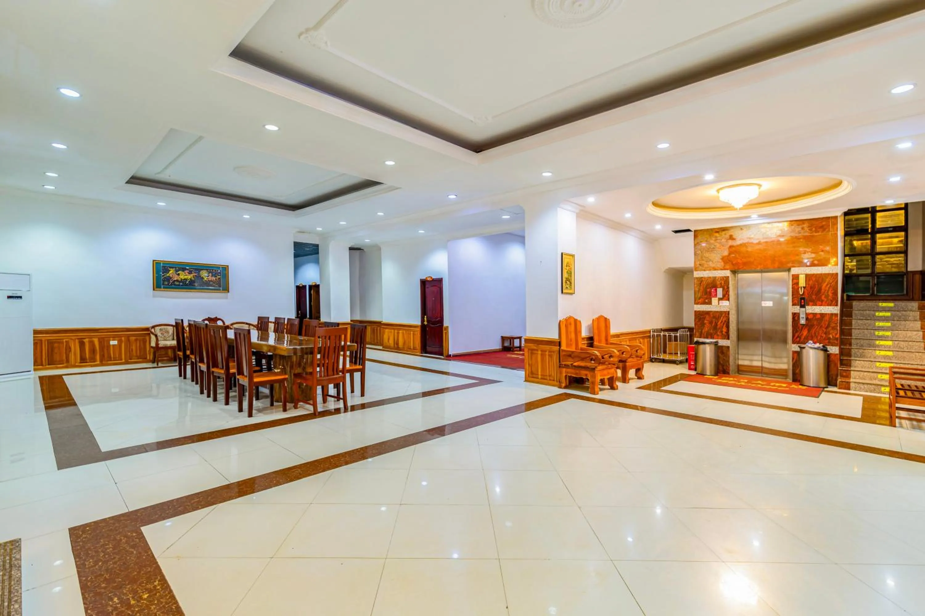 Lobby or reception in Lisha Roungnakhone Hotel