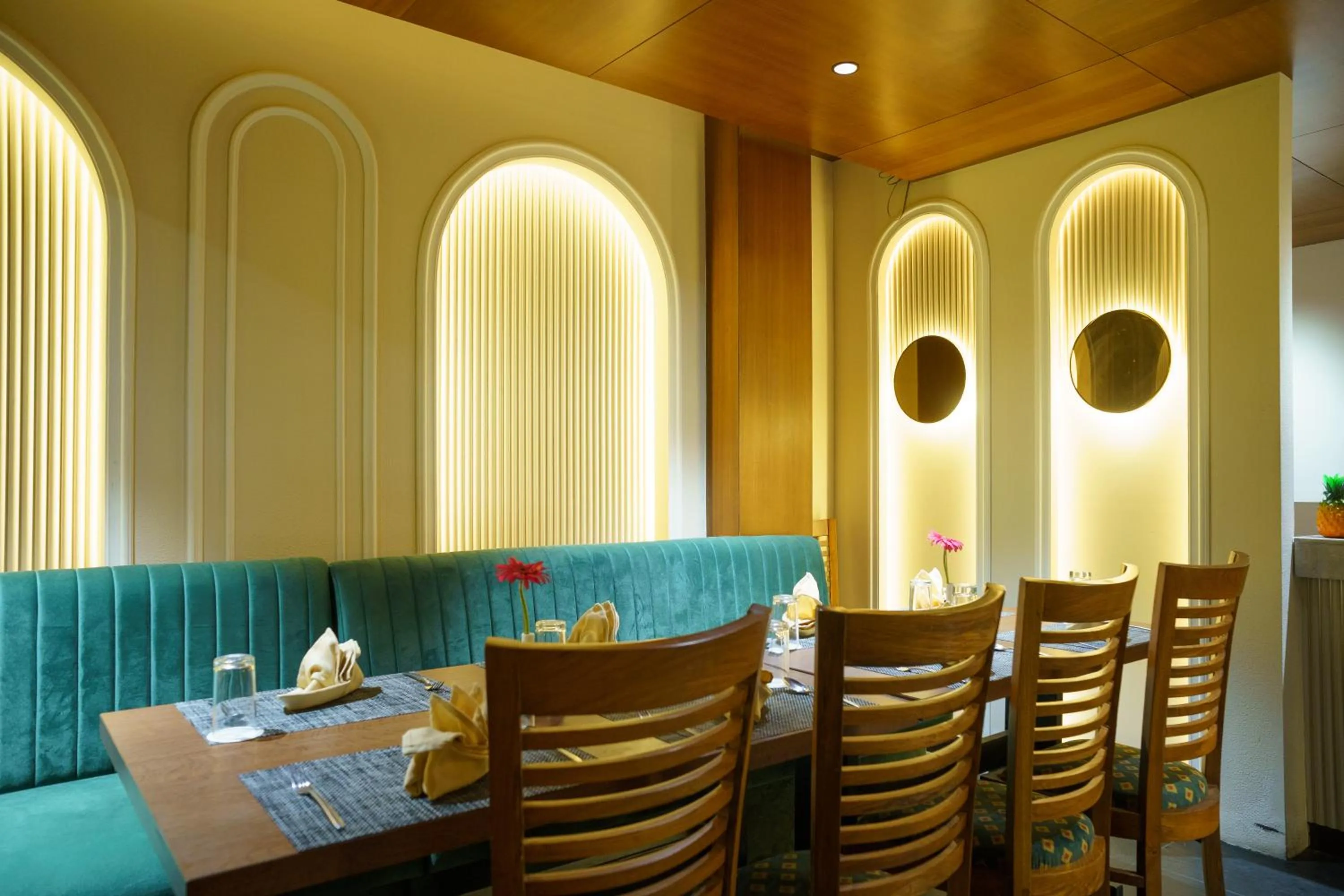 Restaurant/places to eat in ORSINO RESORT MALL ROAD