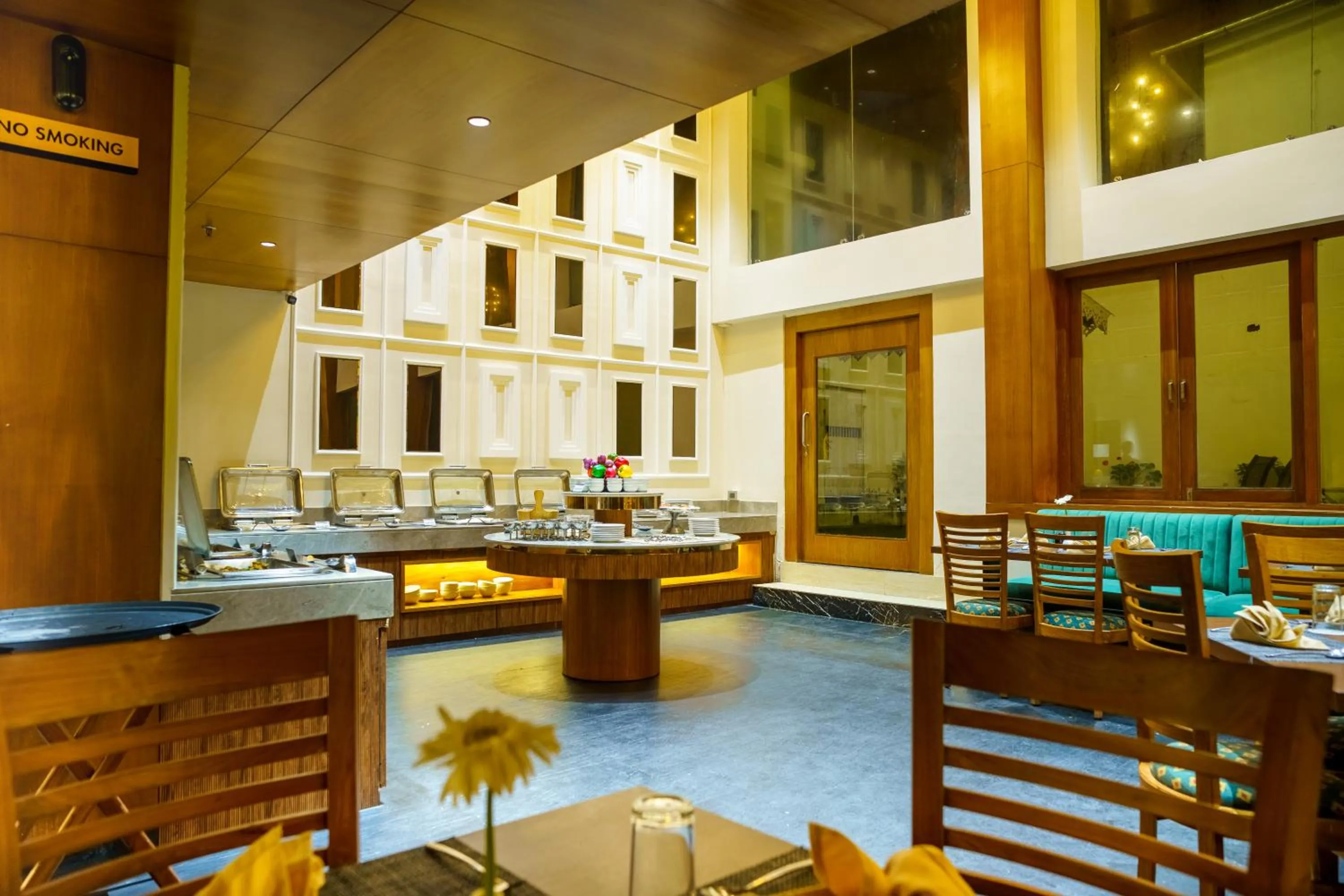 Restaurant/places to eat in ORSINO RESORT MALL ROAD