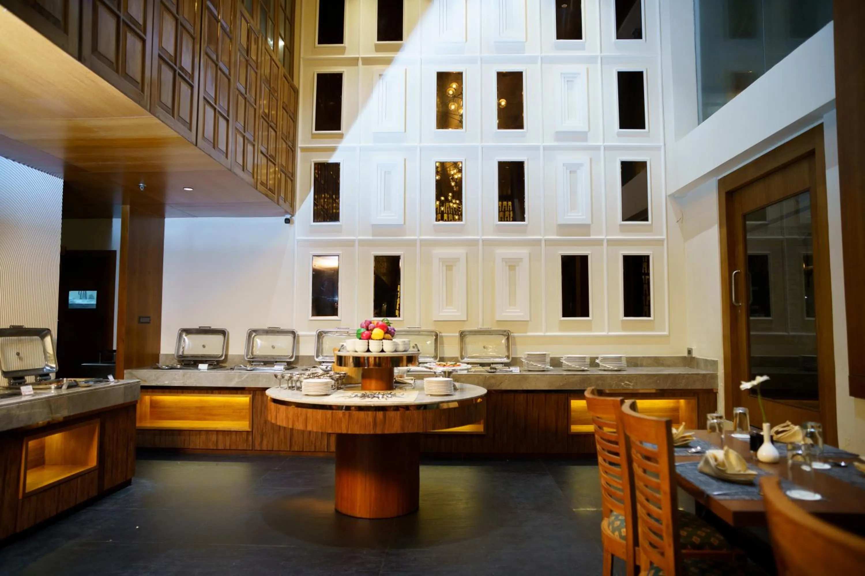 Restaurant/places to eat in ORSINO RESORT MALL ROAD