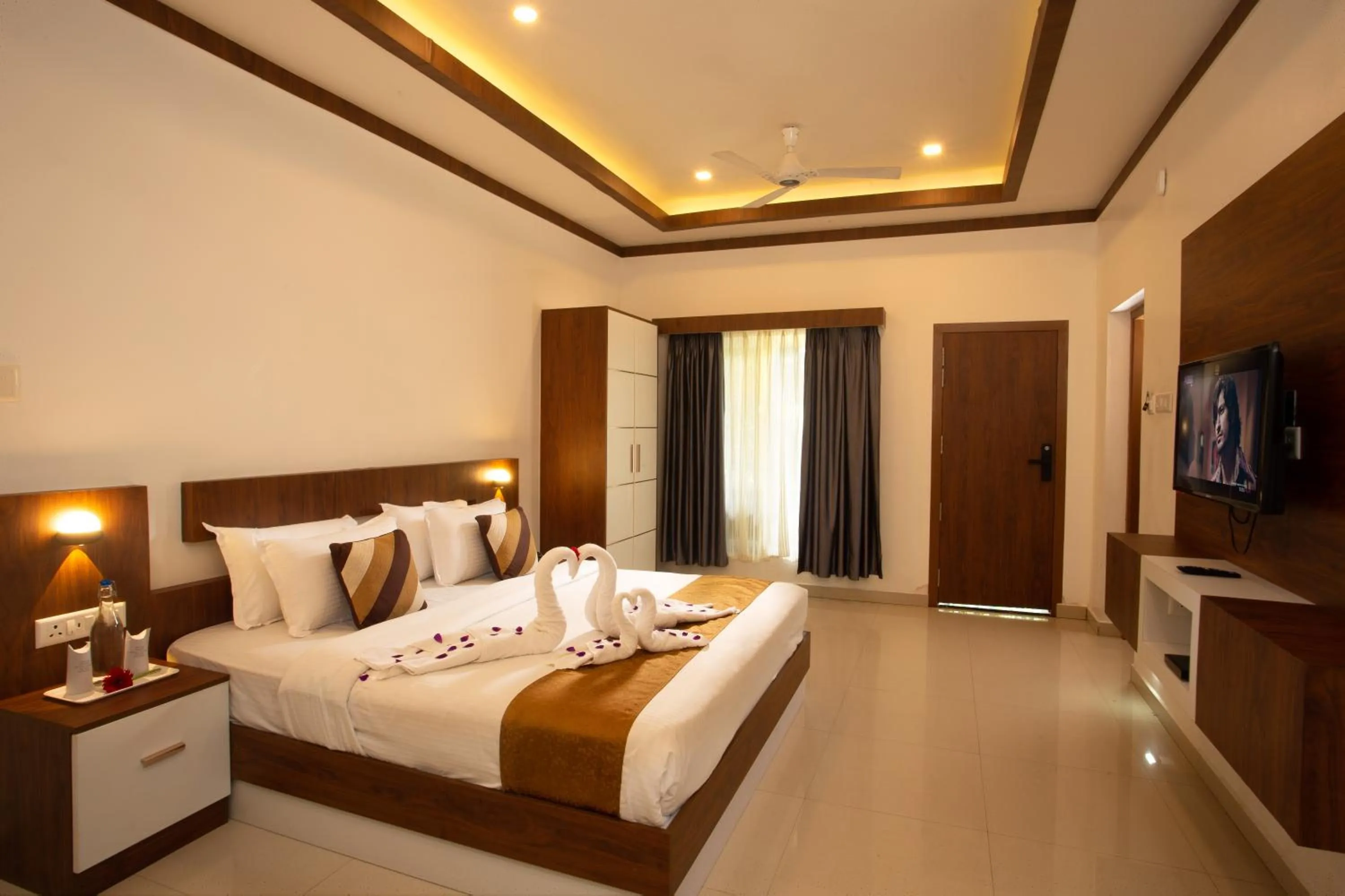 Bed in Dream Catcher Plantation Resort