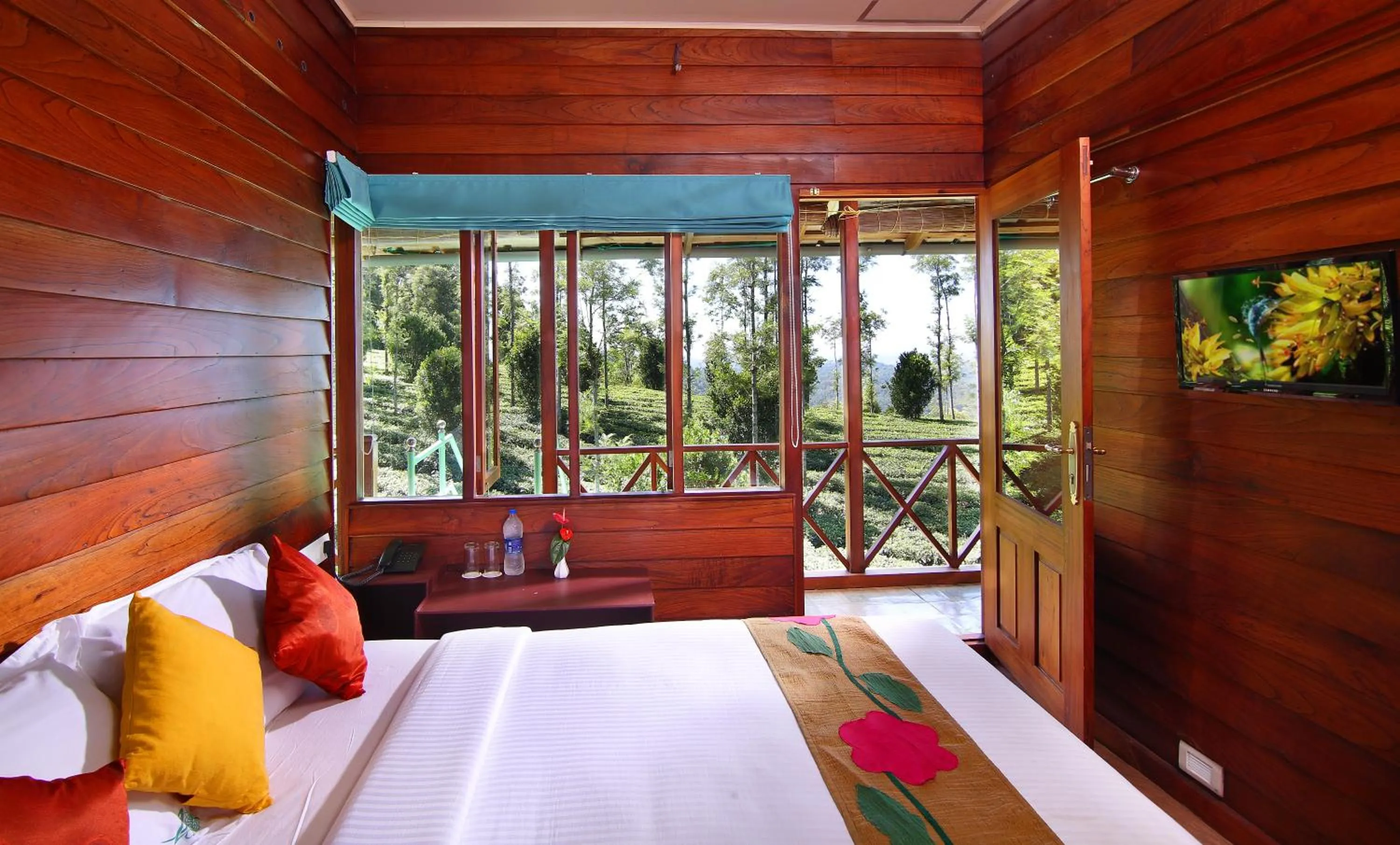 Photo of the whole room, Bed in Dream Catcher Plantation Resort