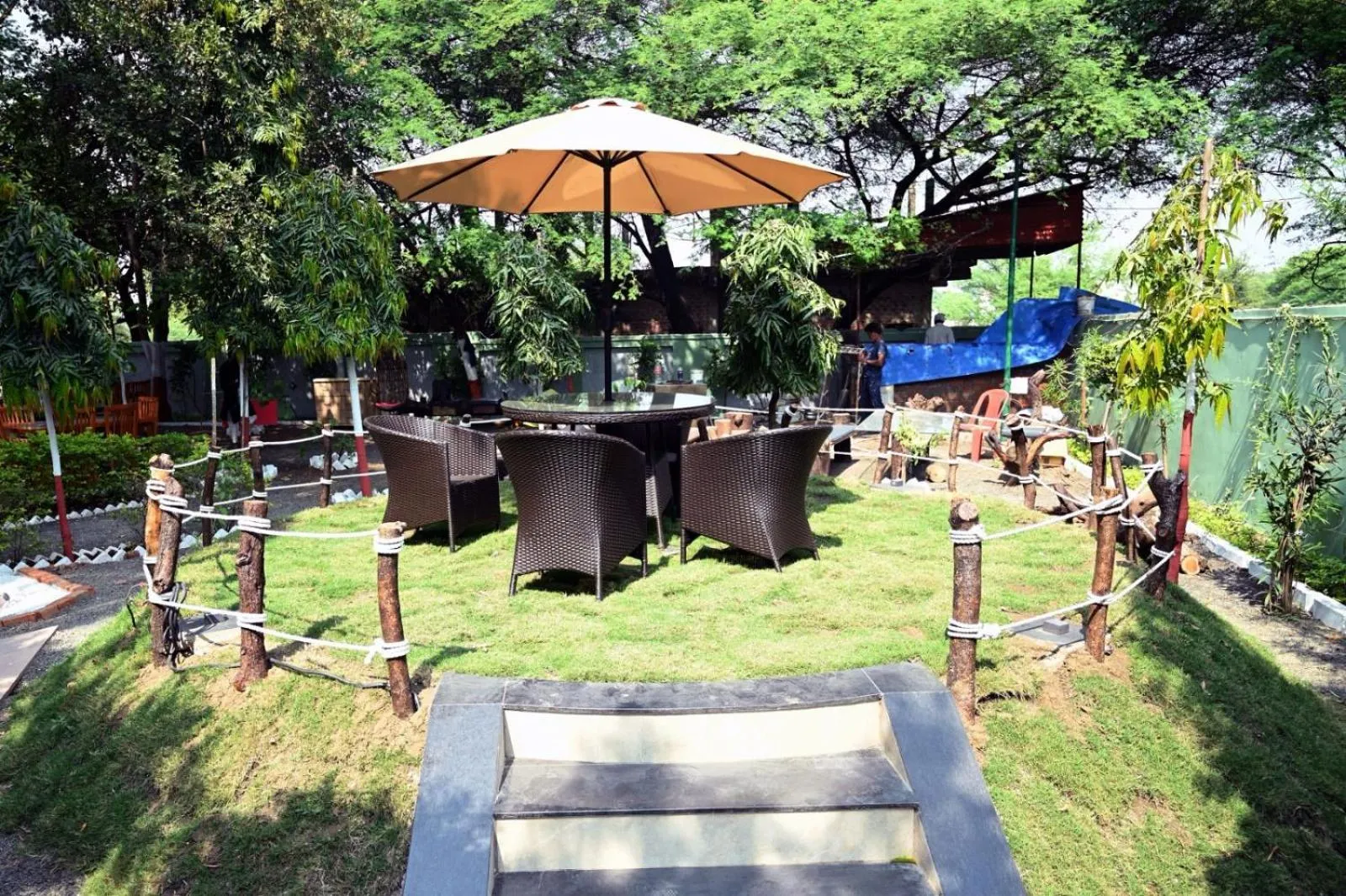 Restaurant/places to eat in The Whispering Palms Resort