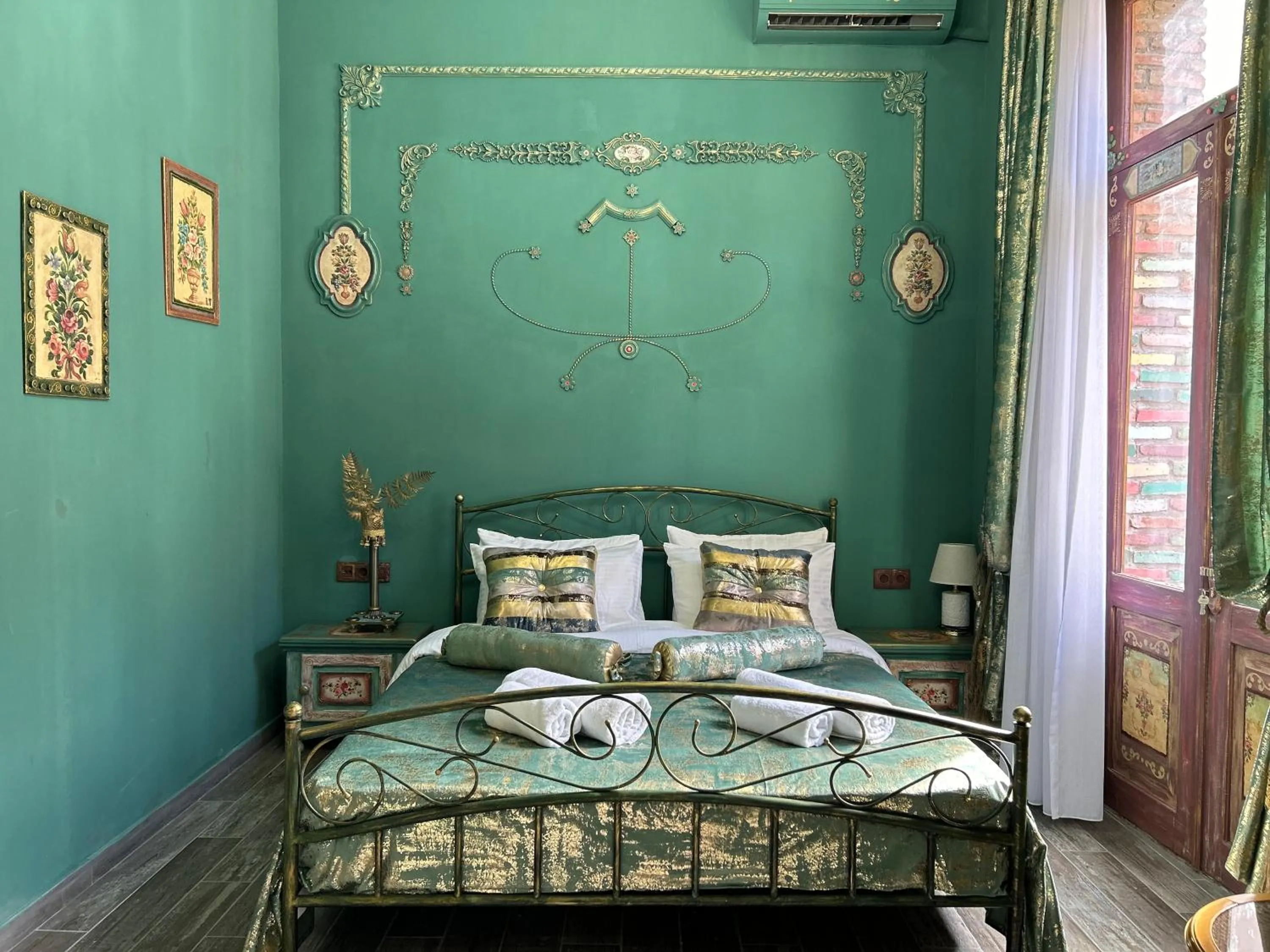 Bed in Hotel Zerta Old Tbilisi