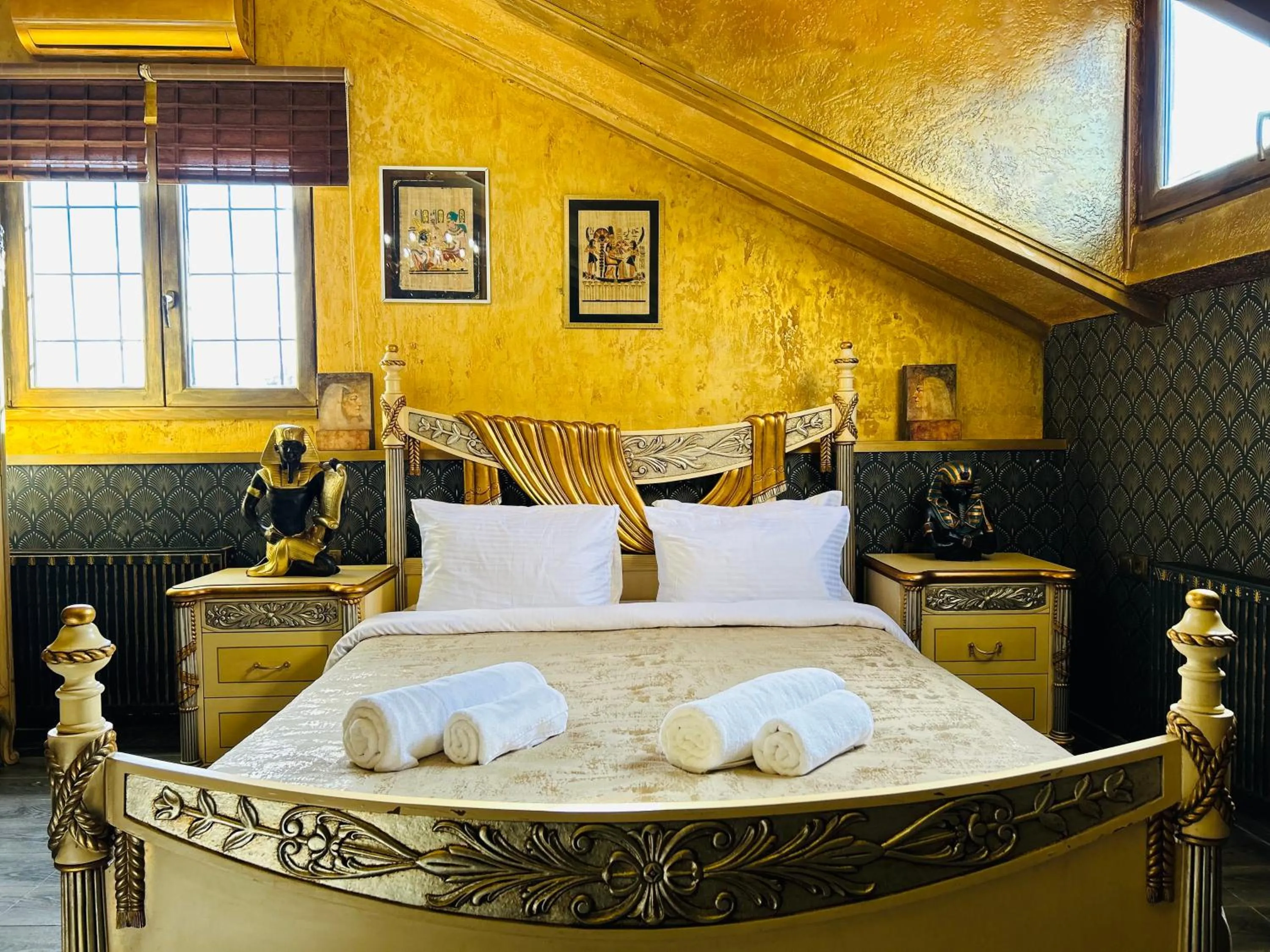 Bed in Hotel Zerta Old Tbilisi