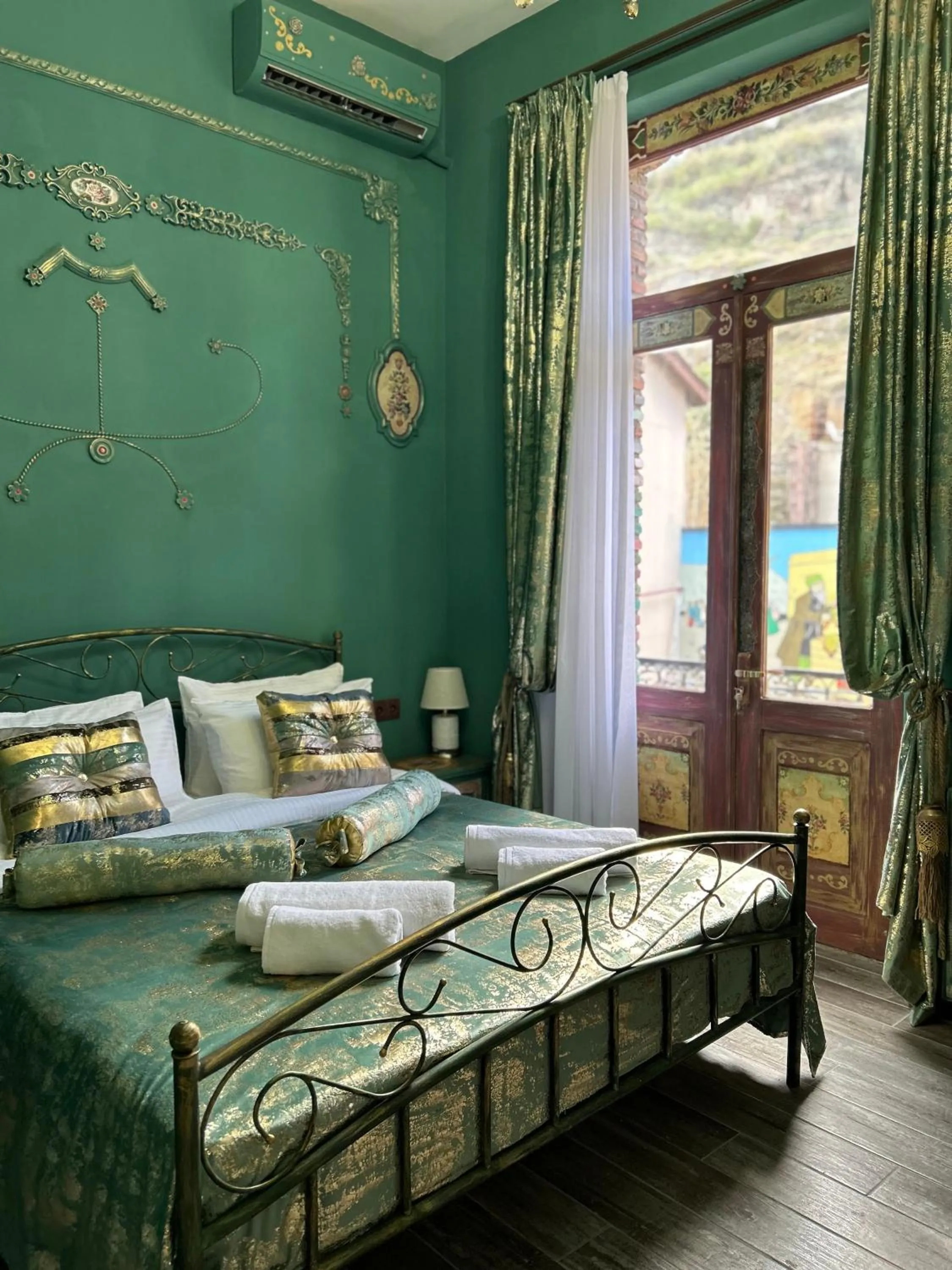 Bed in Hotel Zerta Old Tbilisi