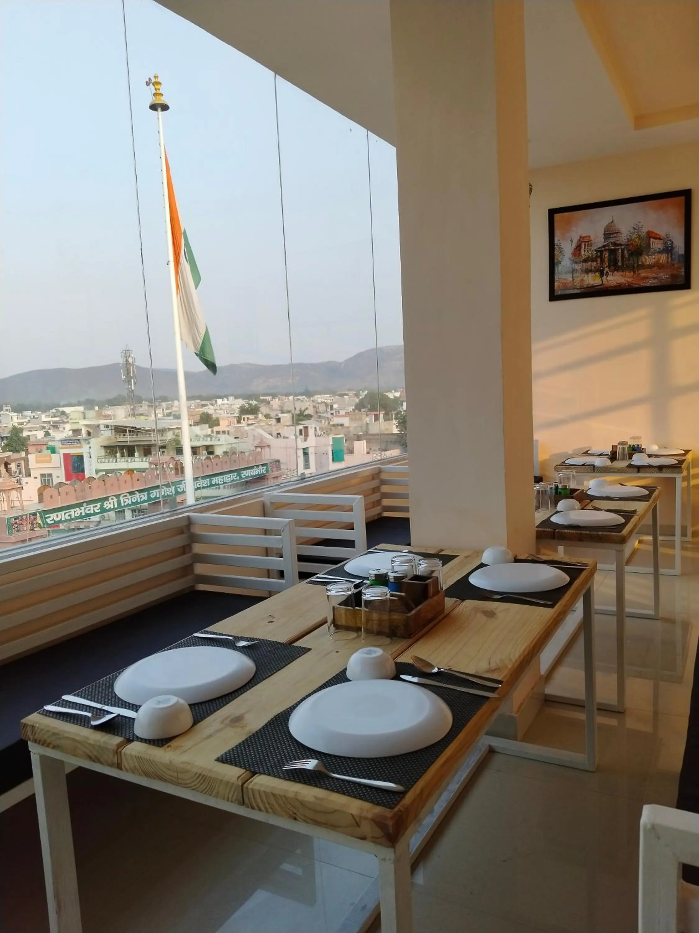 Restaurant/places to eat in House M Lodge