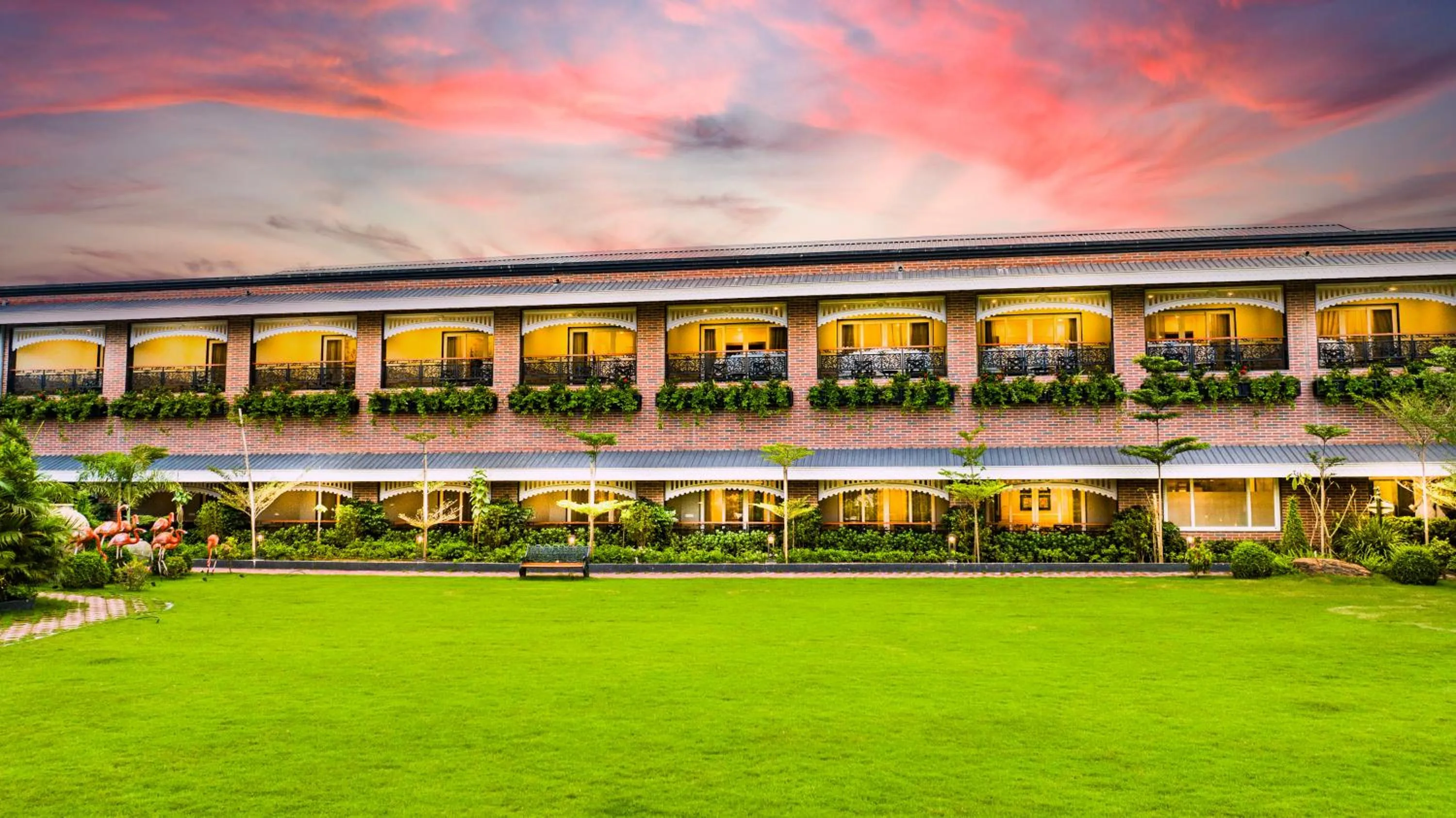 Property building in Mayfair Oasis Resort & Convention