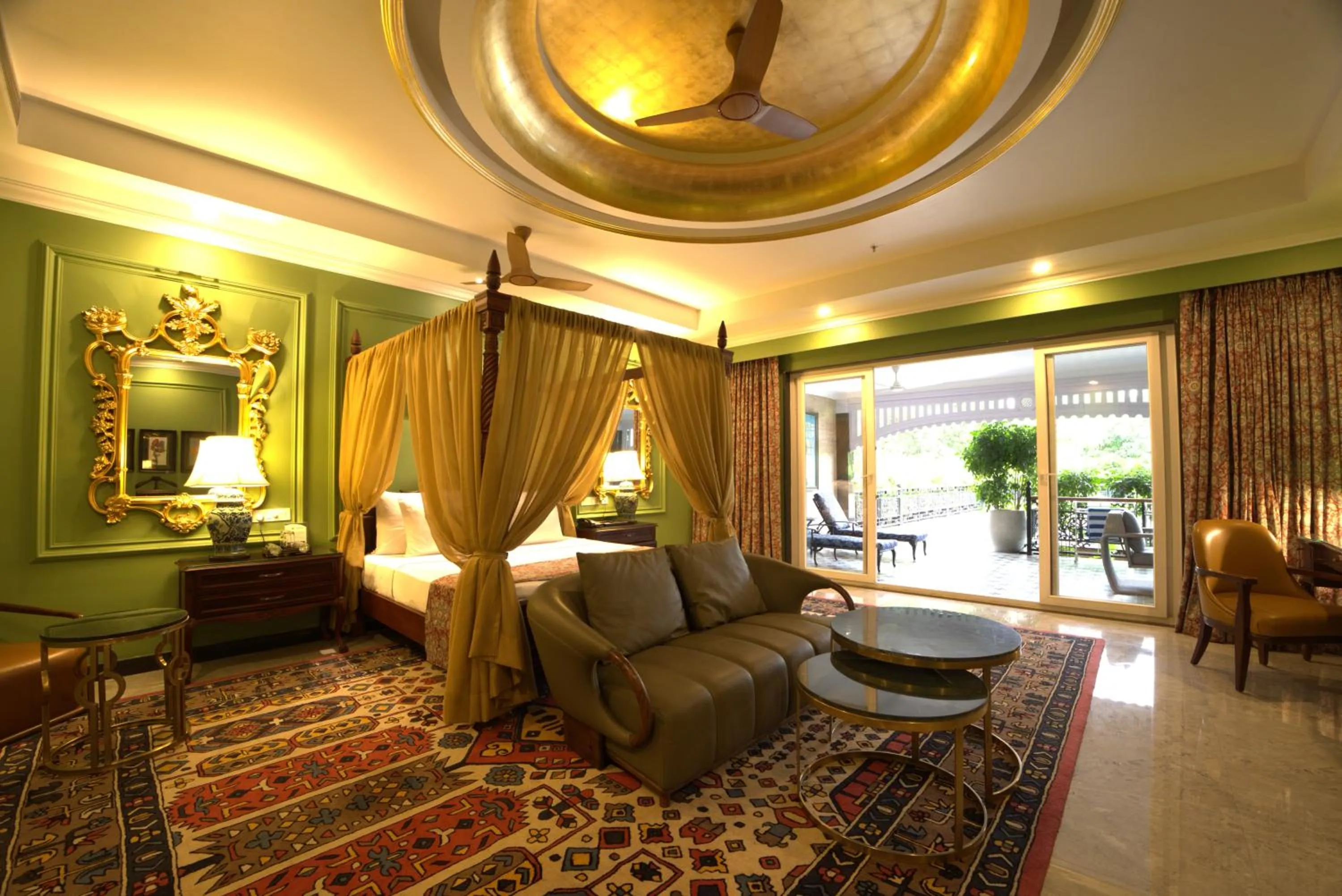 Bed in Mayfair Oasis Resort & Convention